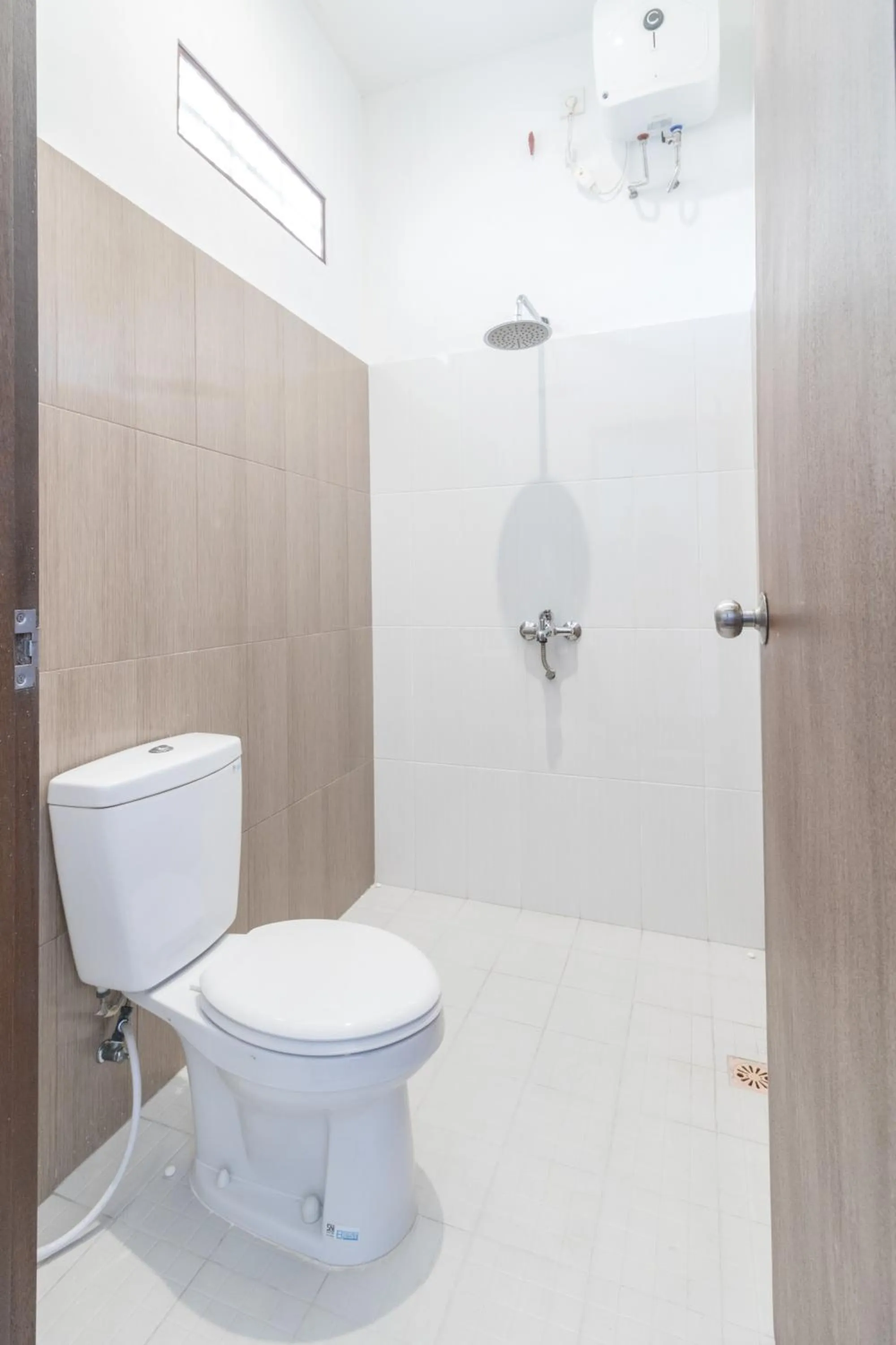 Toilet in Kak Garden Inn