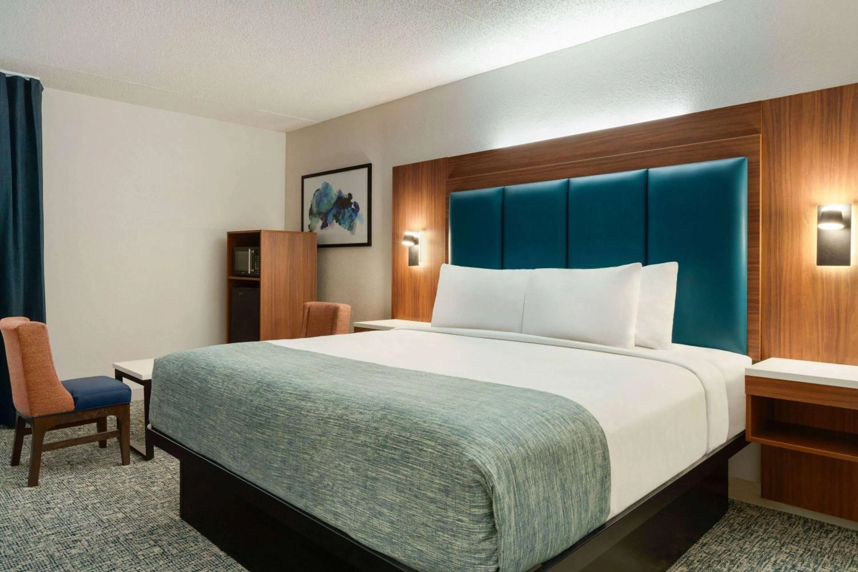 Photo of the whole room, Bed in Wingate by Wyndham Williamsburg