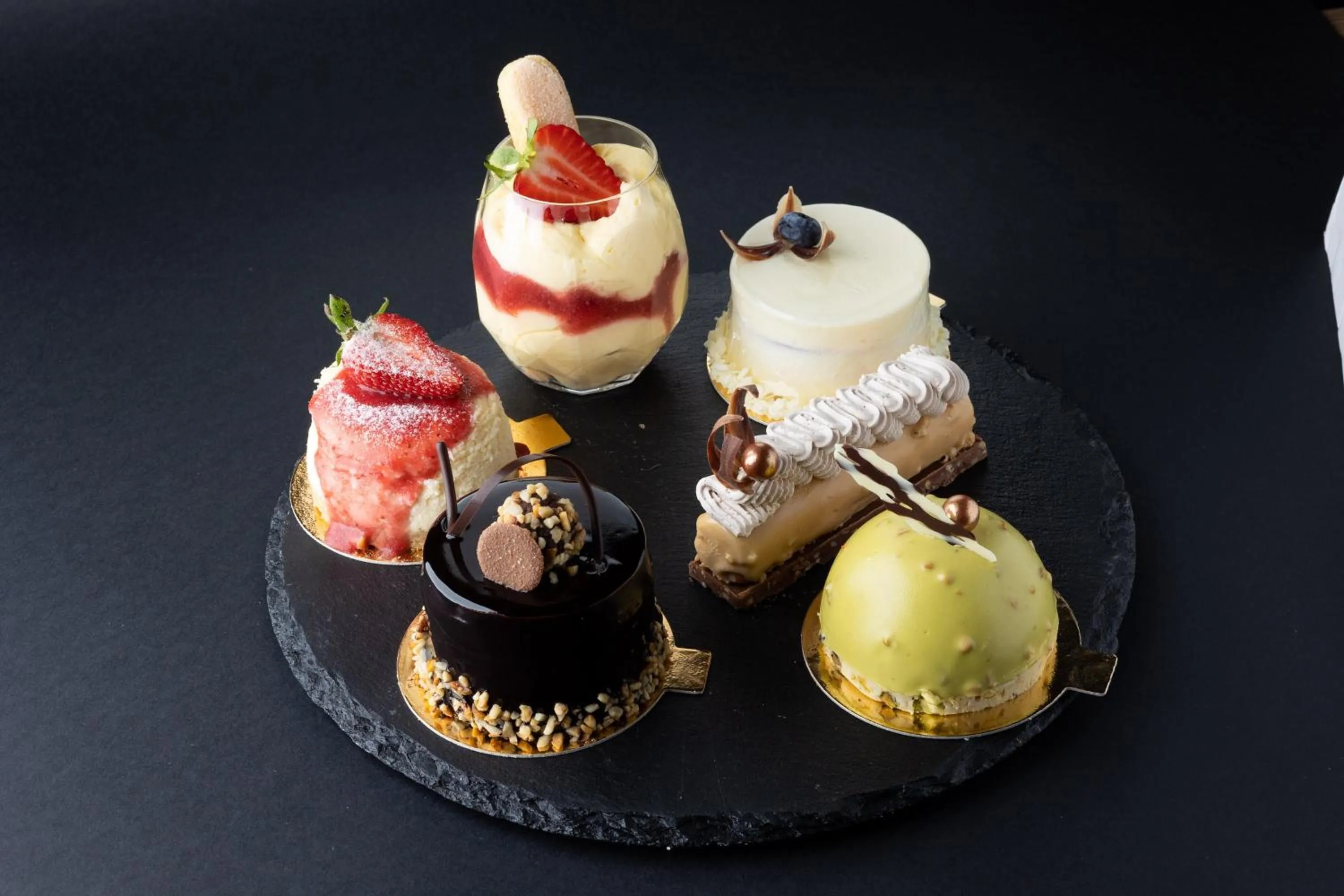 Restaurant/places to eat in Hotel A plus