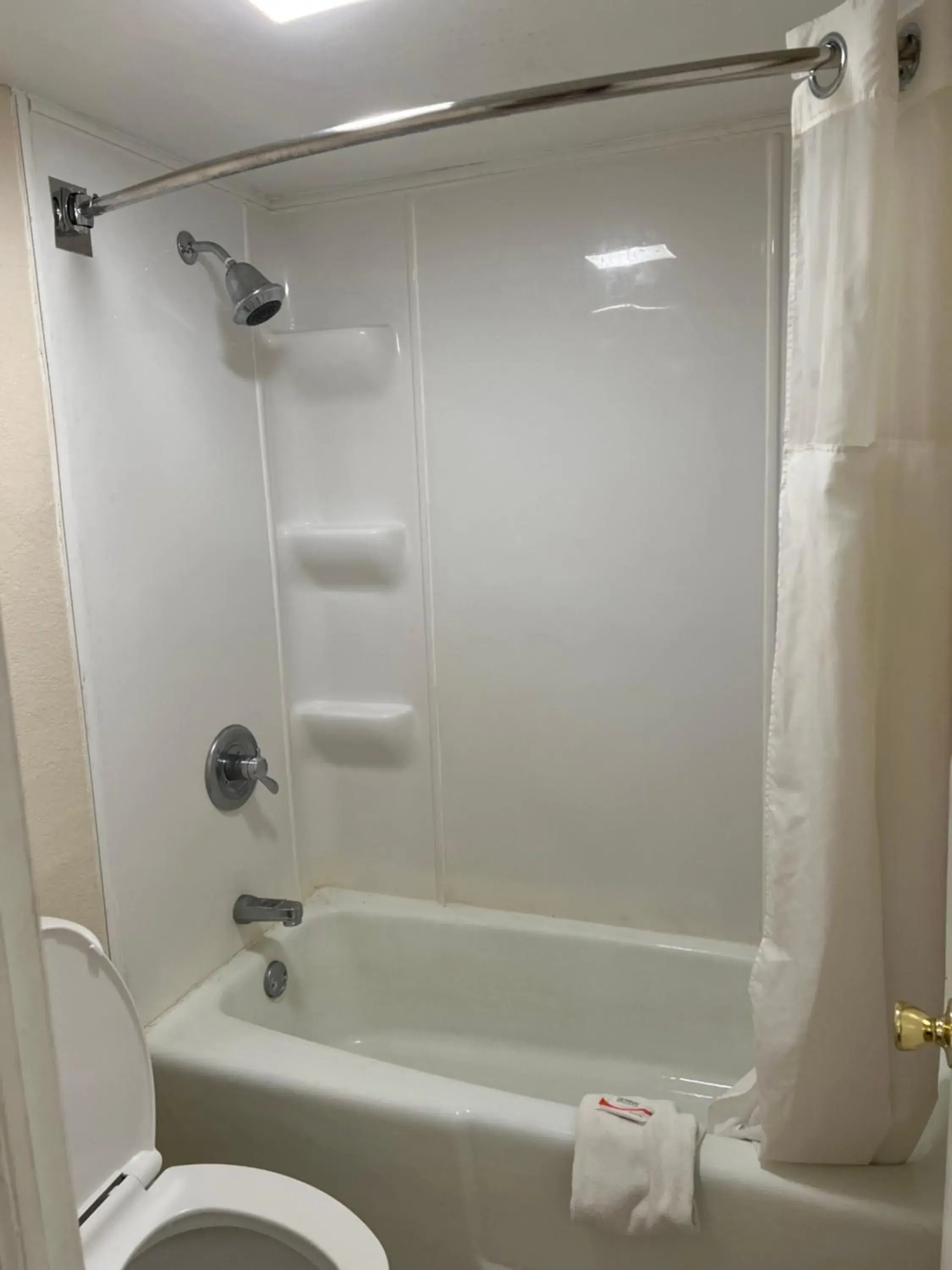 1 Queen Bed Non Smoking in Knights Inn Ashland 1 Queen Bed Non Smoking in Knights Inn Ashland