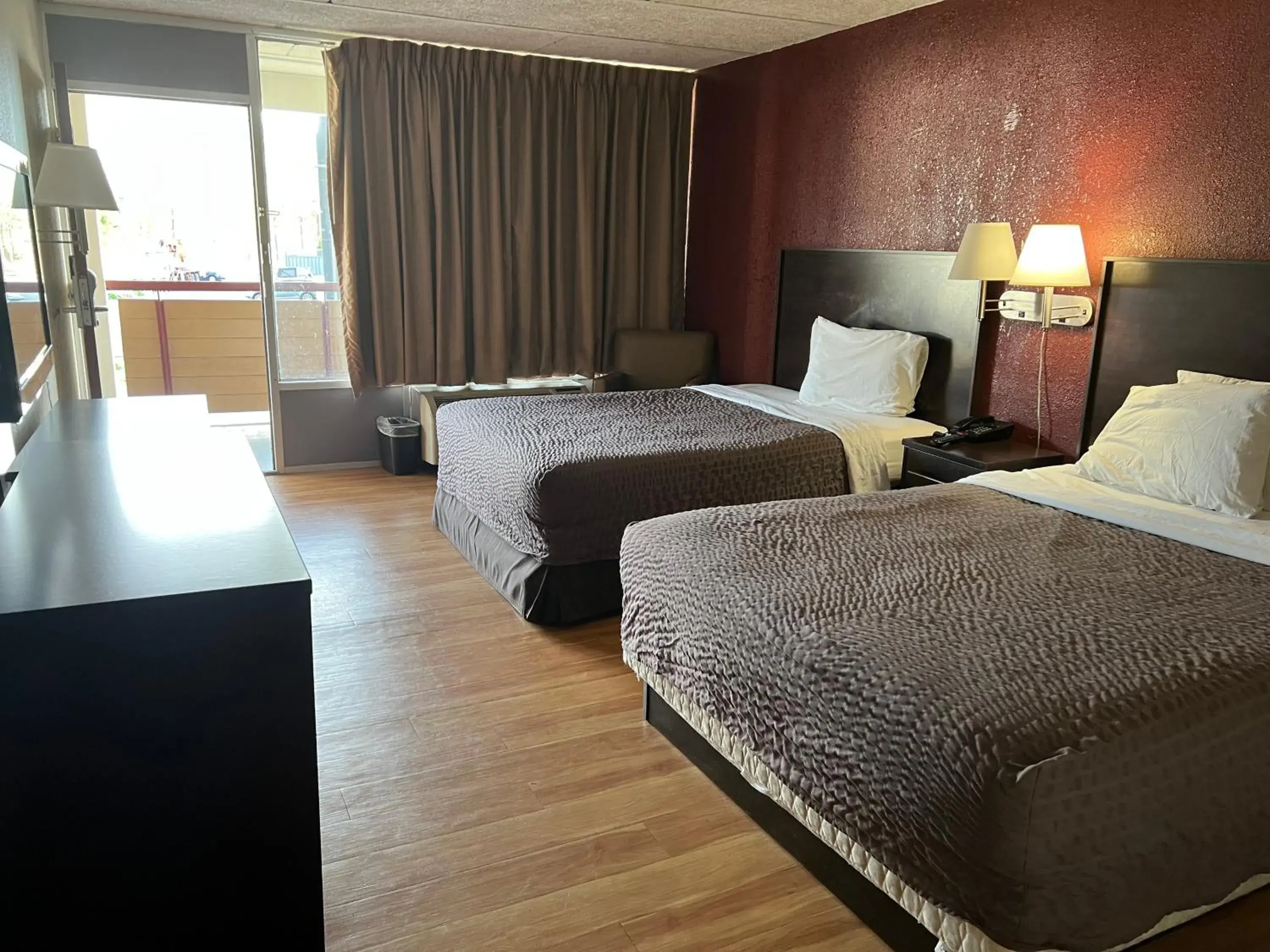 Bed in Knights Inn Ashland Bed in Knights Inn Ashland