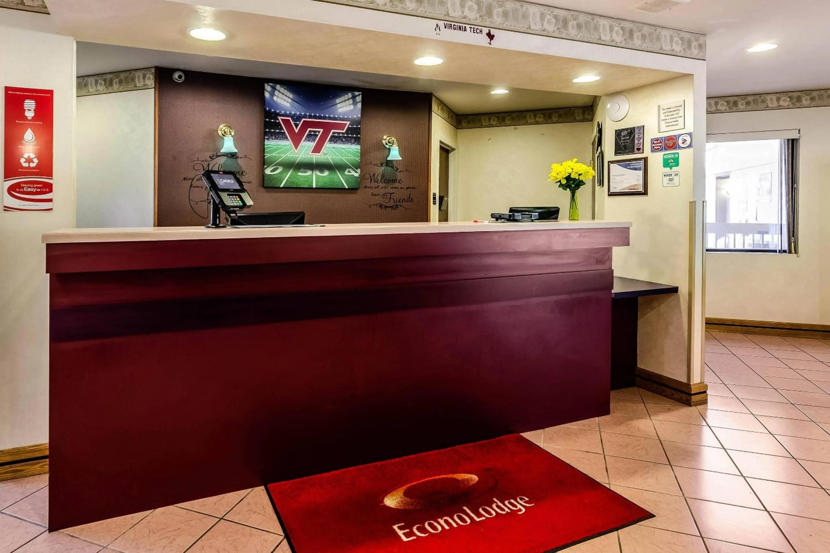 Lobby or reception in Econo Lodge Christiansburg-Blacksburg I-81