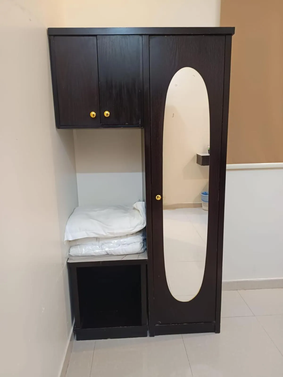 wardrobe in Quiet Rooms 2 Serviced Apartments
