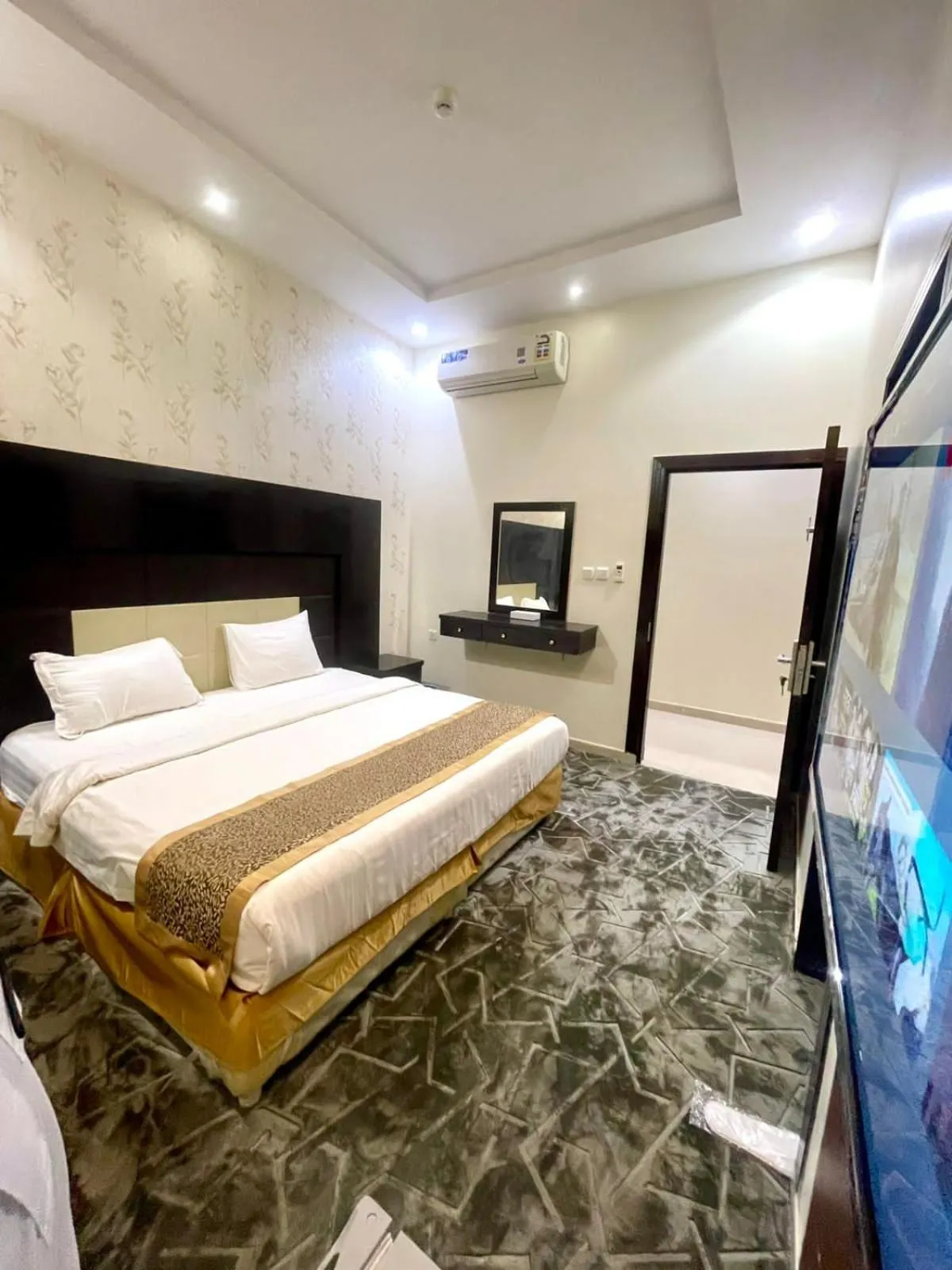 Bed in Silent Room 2 By Quiet Rooms