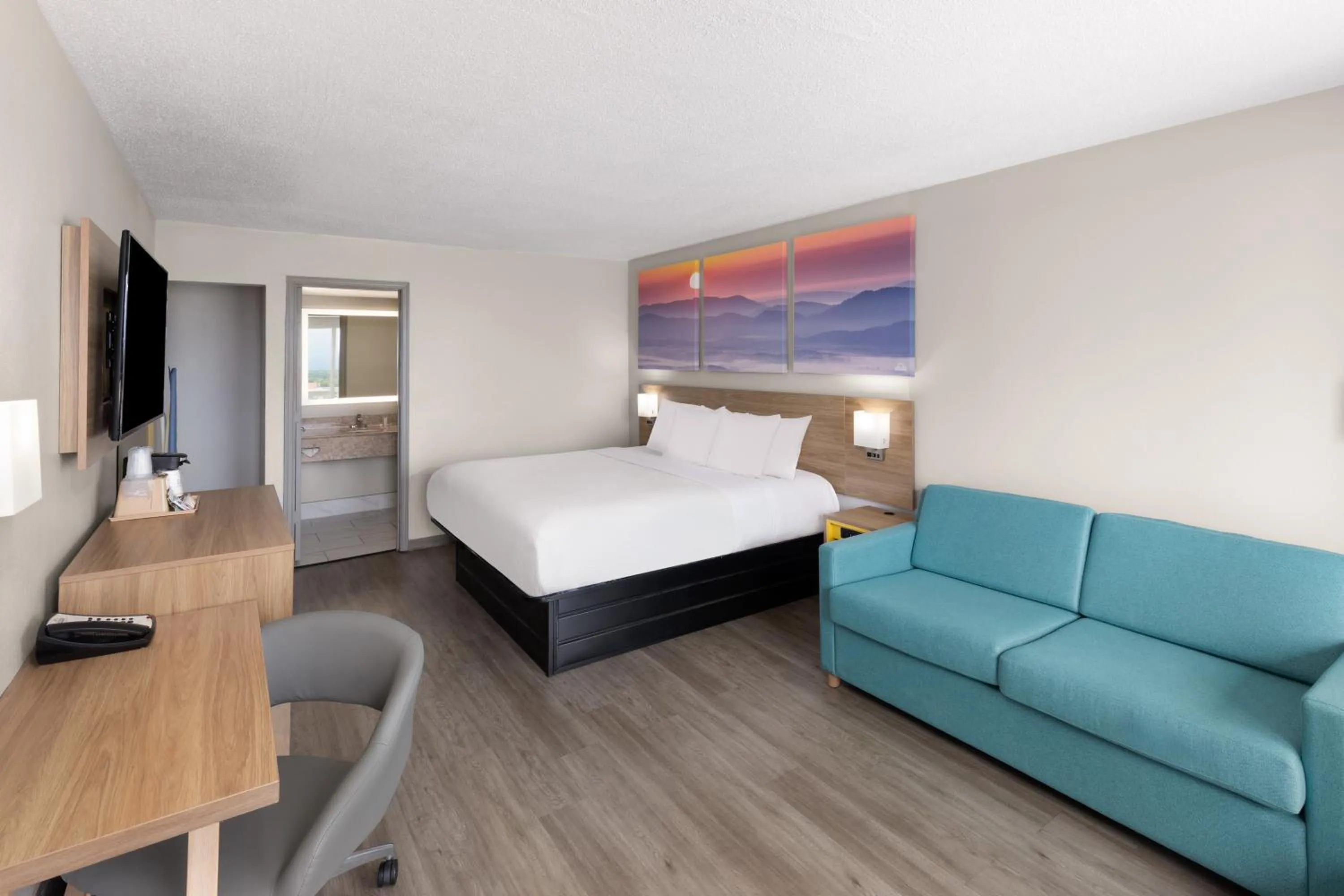 Bed in Days Inn by Wyndham Harrisonburg