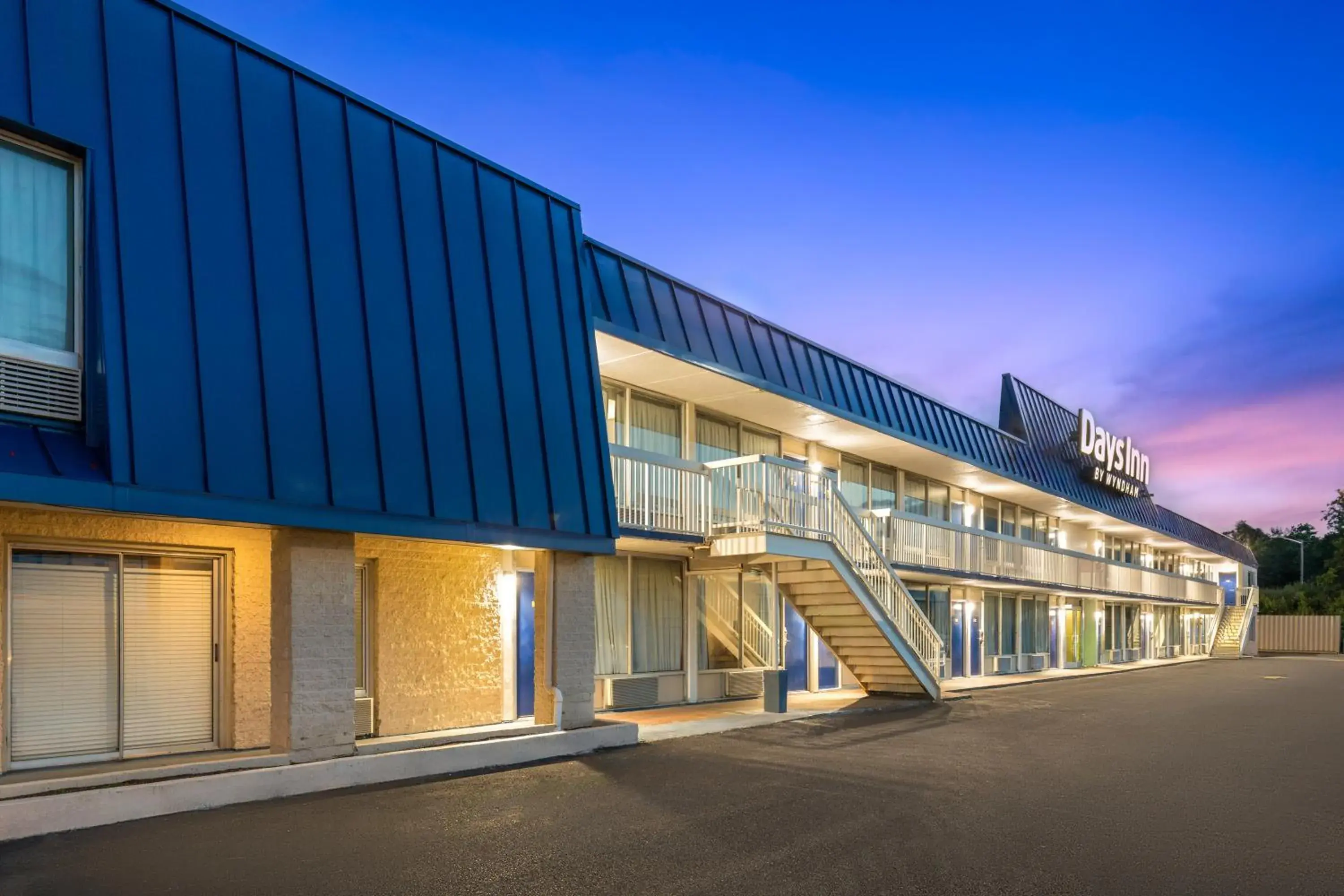 Property building in Days Inn by Wyndham Harrisonburg Property building in Days Inn by Wyndham Harrisonburg