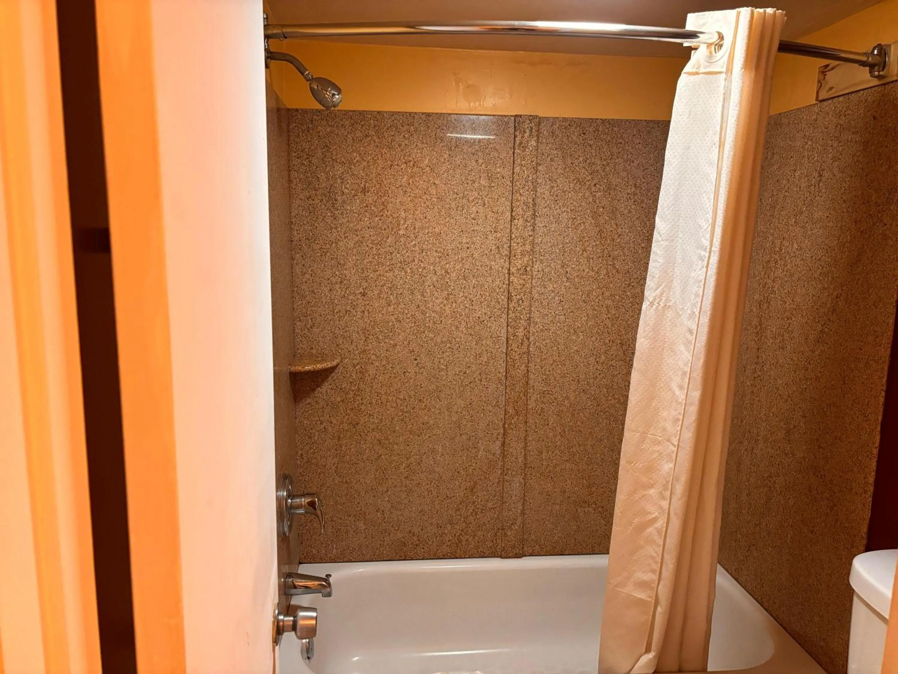 Bathroom in Sunrise Inn By OYO Newport News US-60