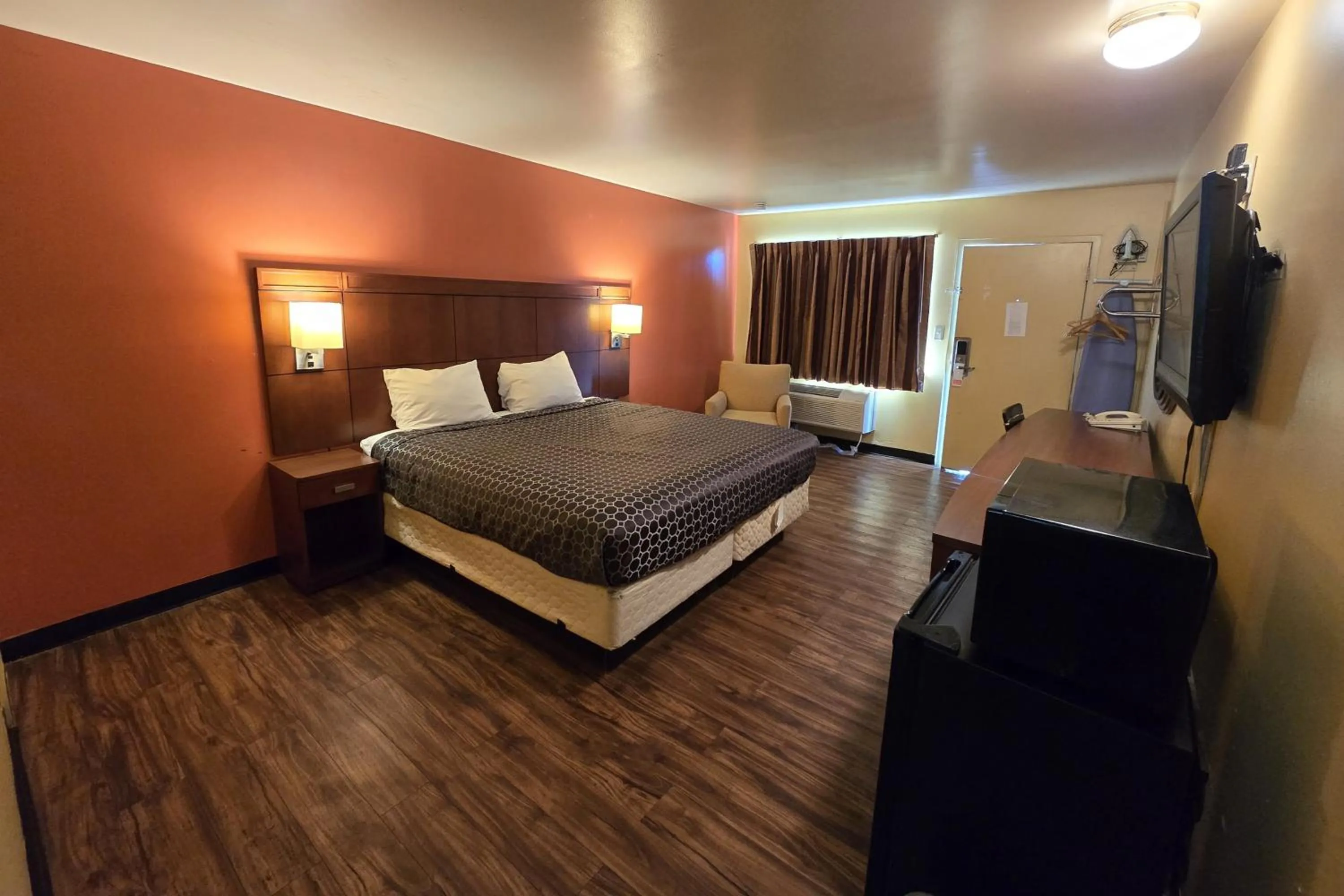 Bedroom, Bed in Sunrise Inn By OYO Newport News US-60