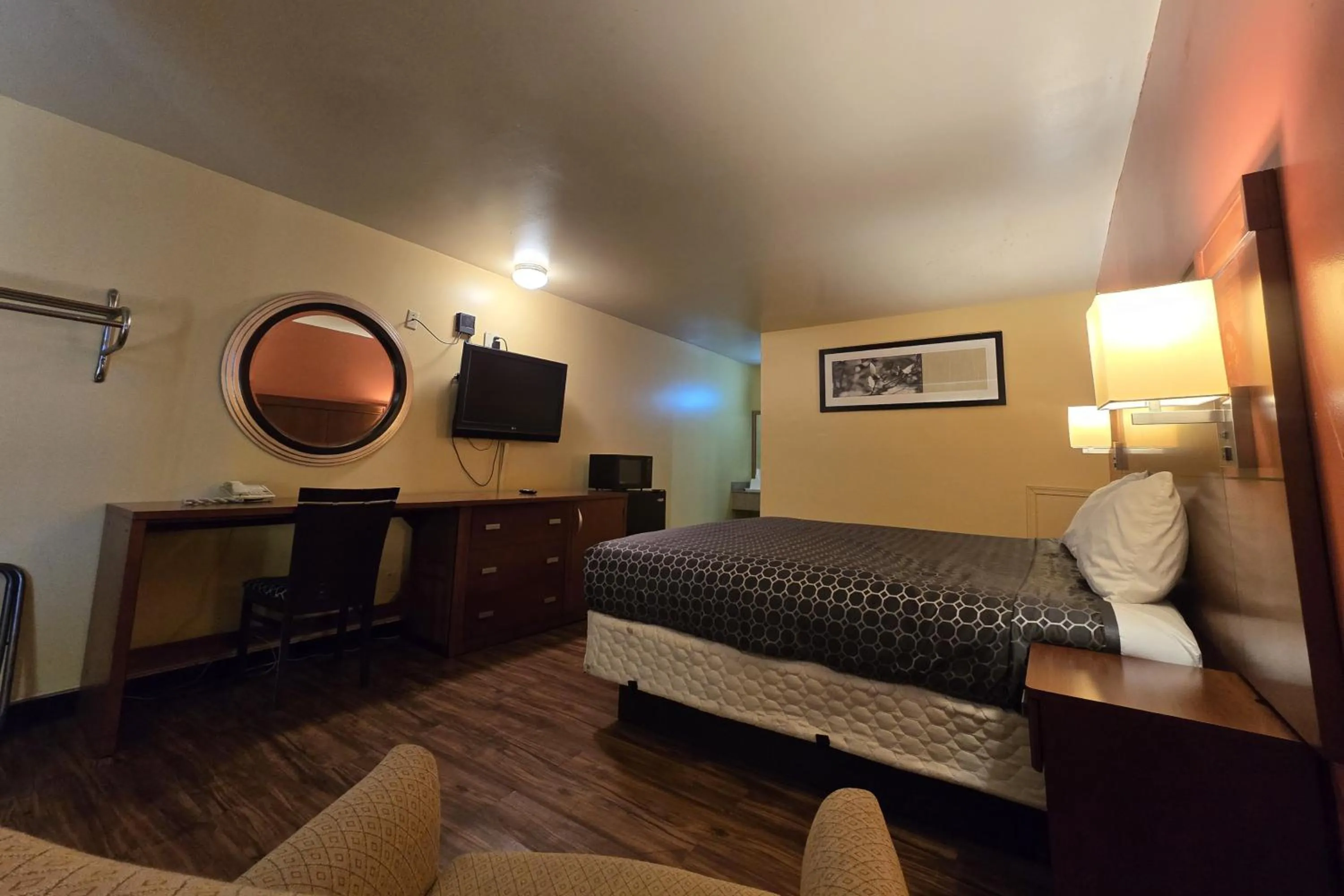 Bedroom, Bed in Sunrise Inn By OYO Newport News US-60