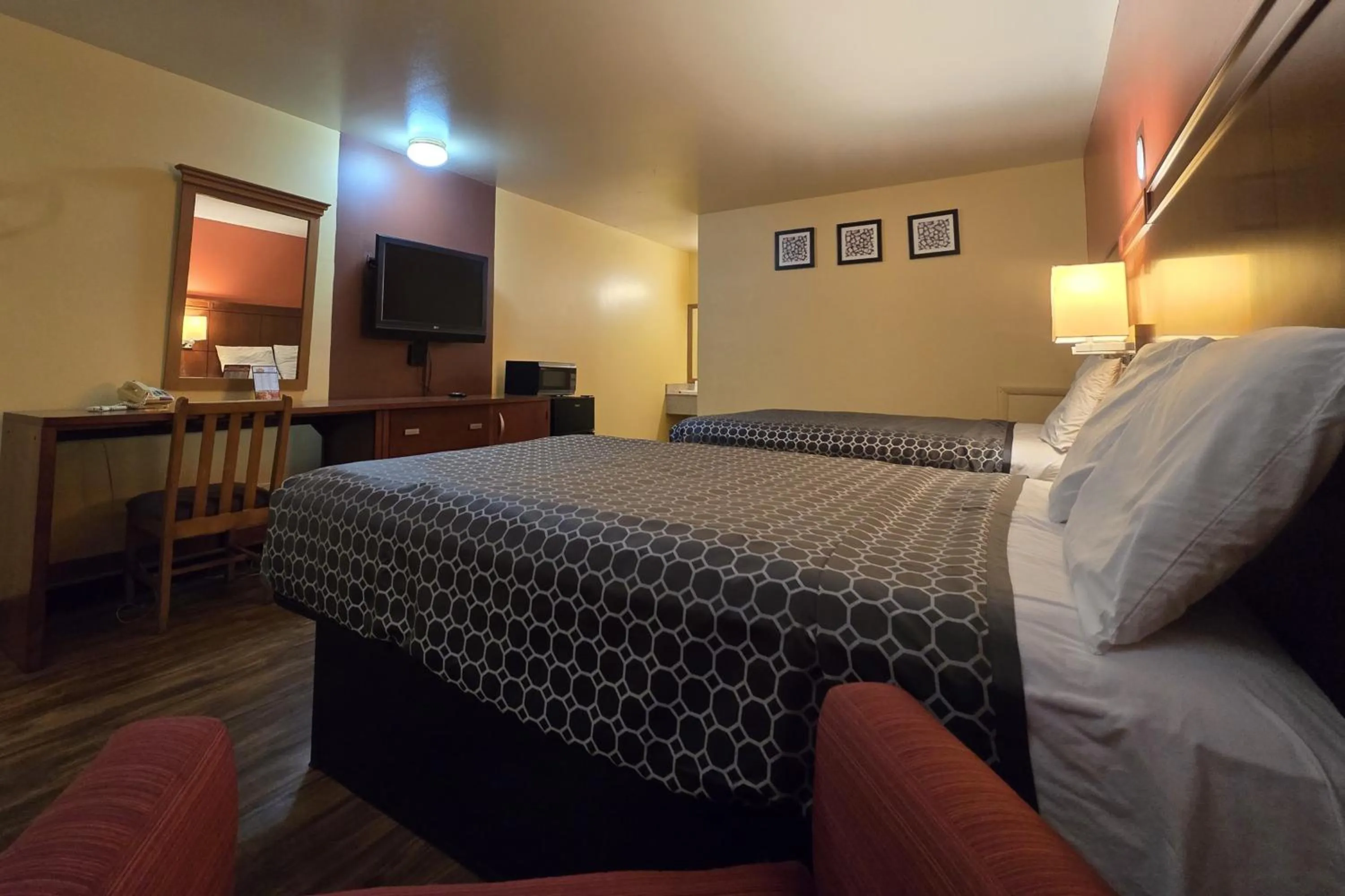 Bedroom, Bed in Sunrise Inn By OYO Newport News US-60