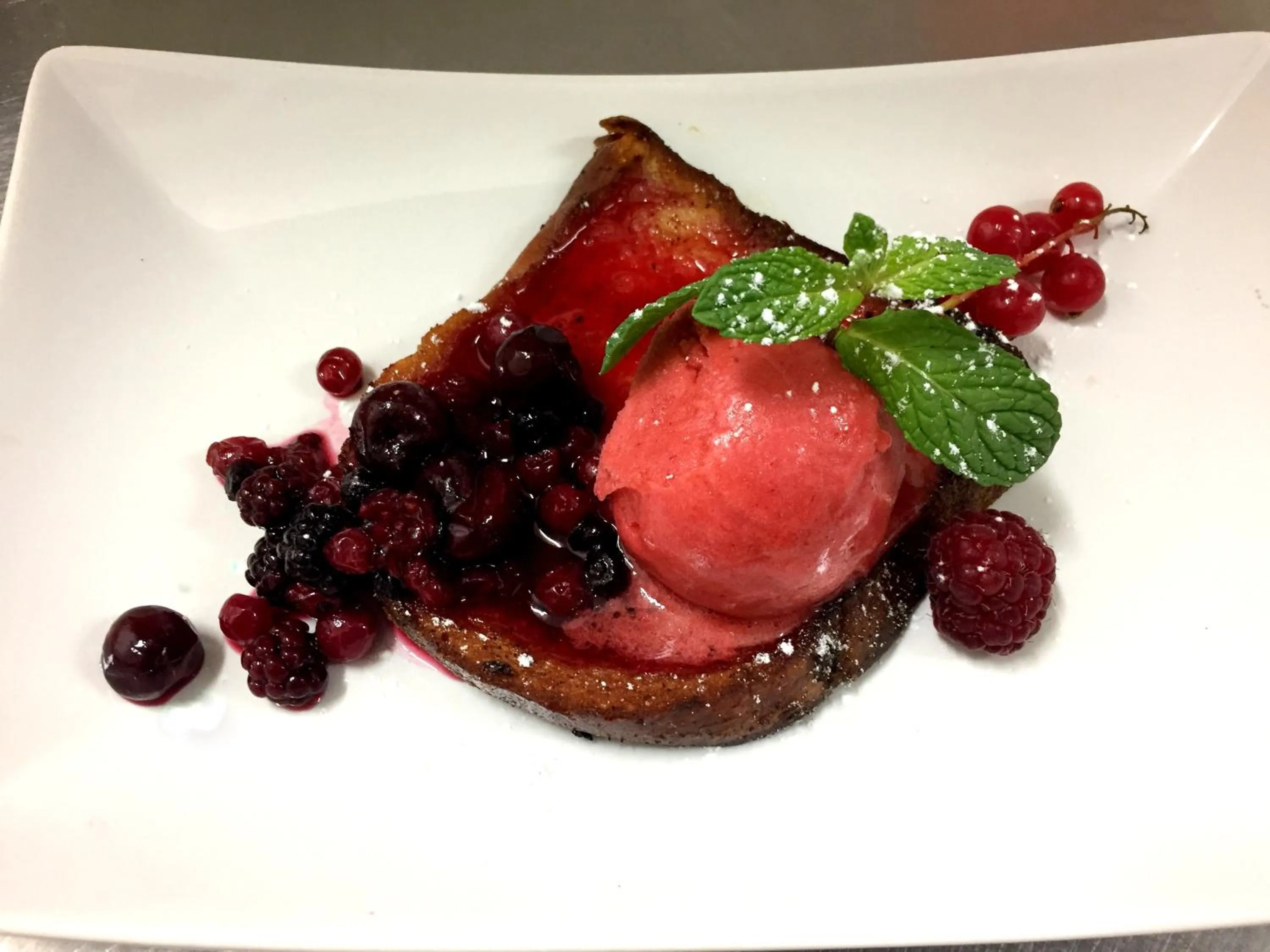 Restaurant/places to eat in Hôtel Malpel