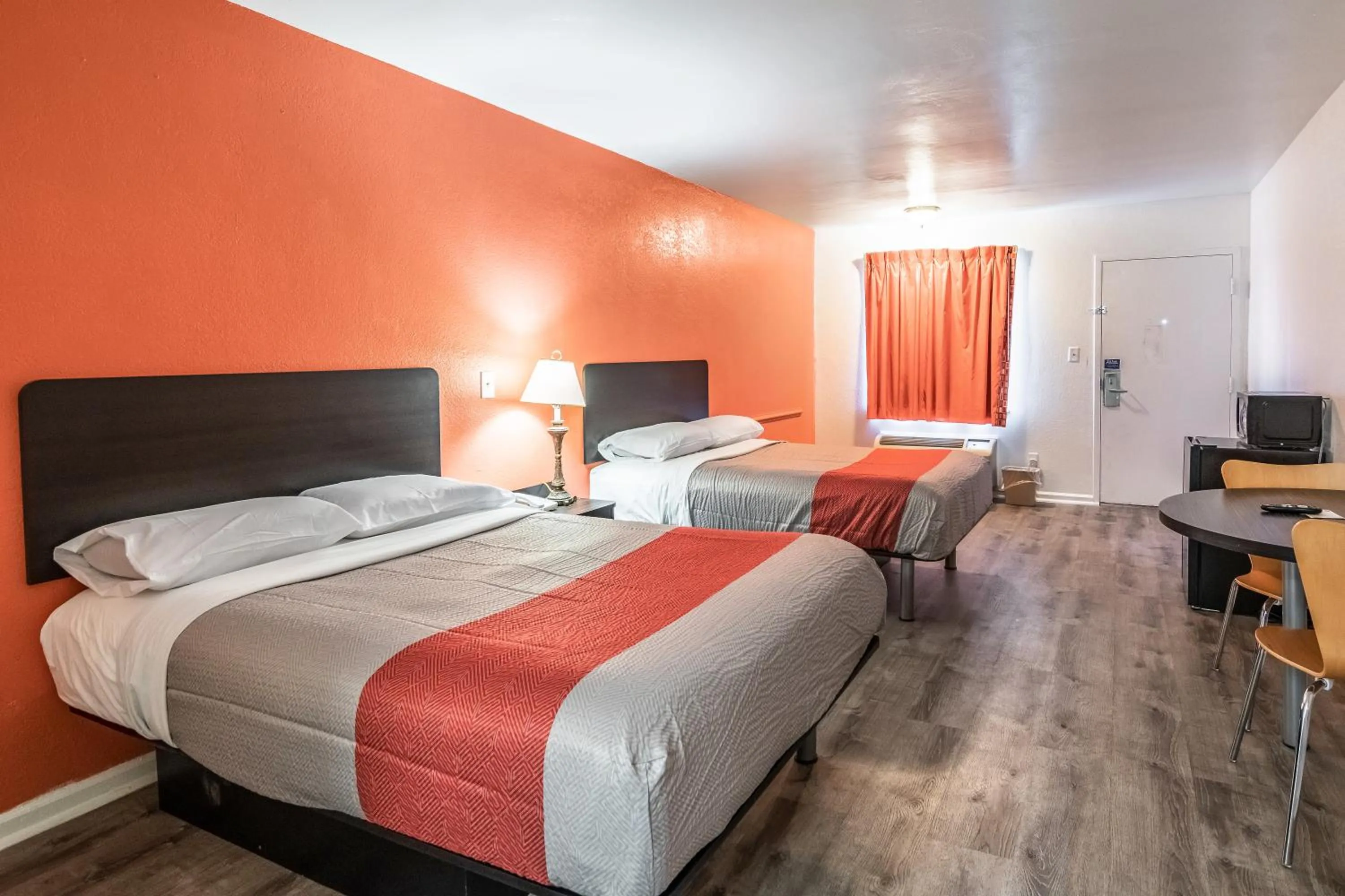 Bedroom, Bed in Motel 6-Portsmouth, VA