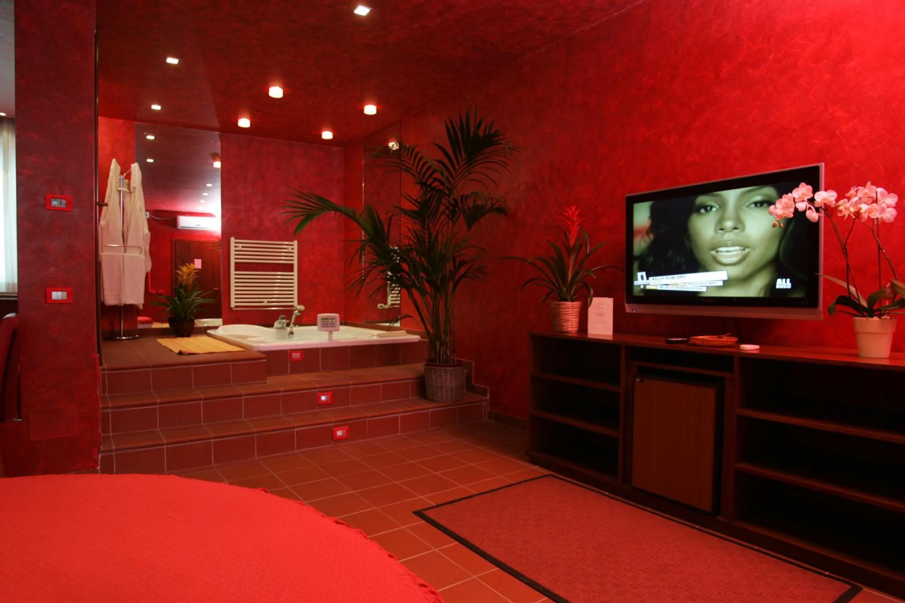 TV/Entertainment Center in Motel Ranch