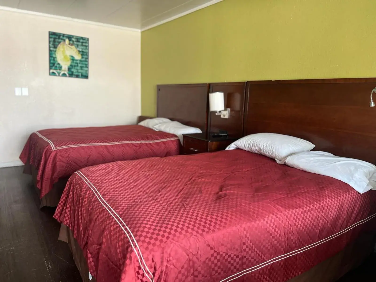 2 Double Beds Non-Smoking in Capitol Inn by Belvilla Richmond Airport VA 2 Double Beds Non-Smoking in Capitol Inn by Belvilla Richmond Airport VA