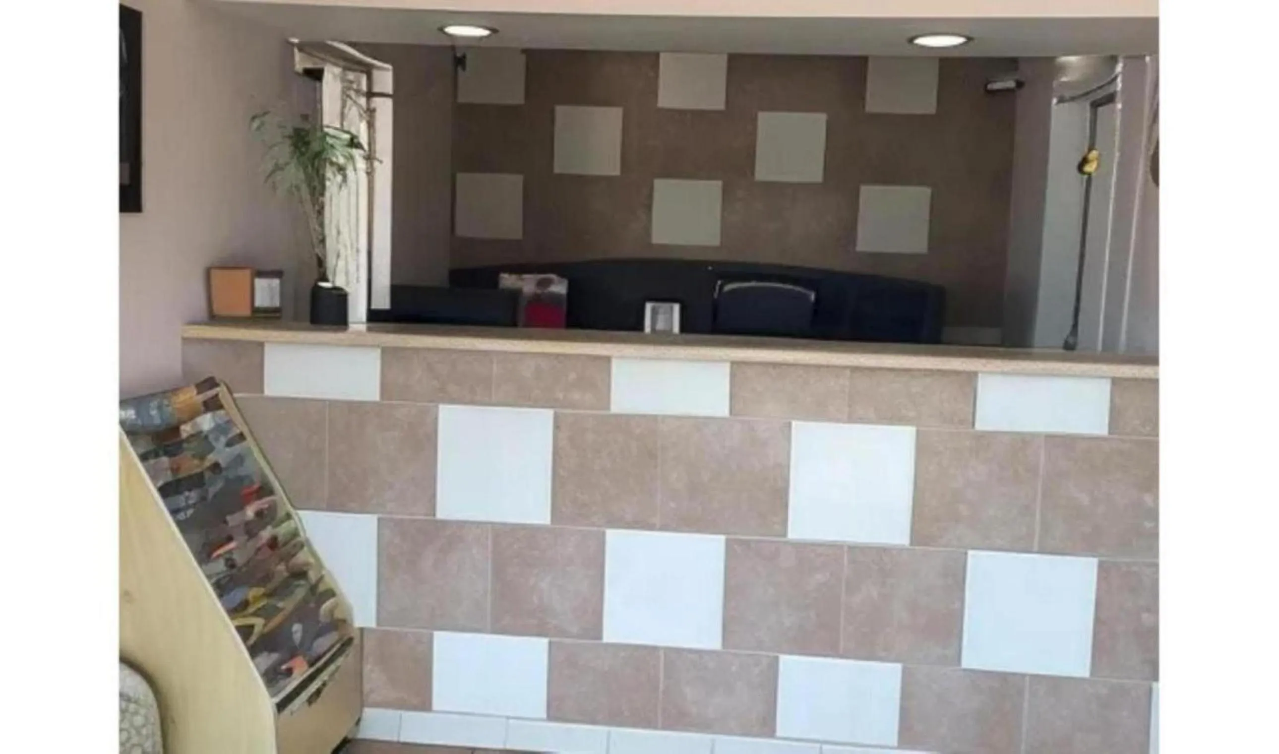 Lobby or reception in Capitol Inn by Belvilla Richmond Airport VA