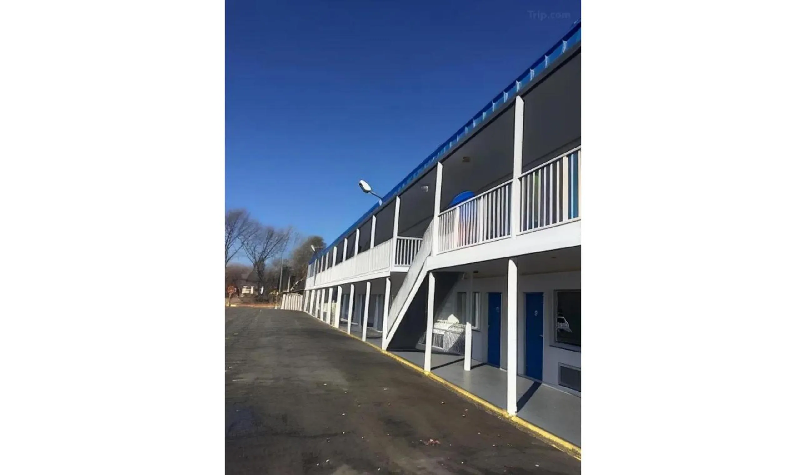 Property building in Capitol Inn by Belvilla Richmond Airport VA