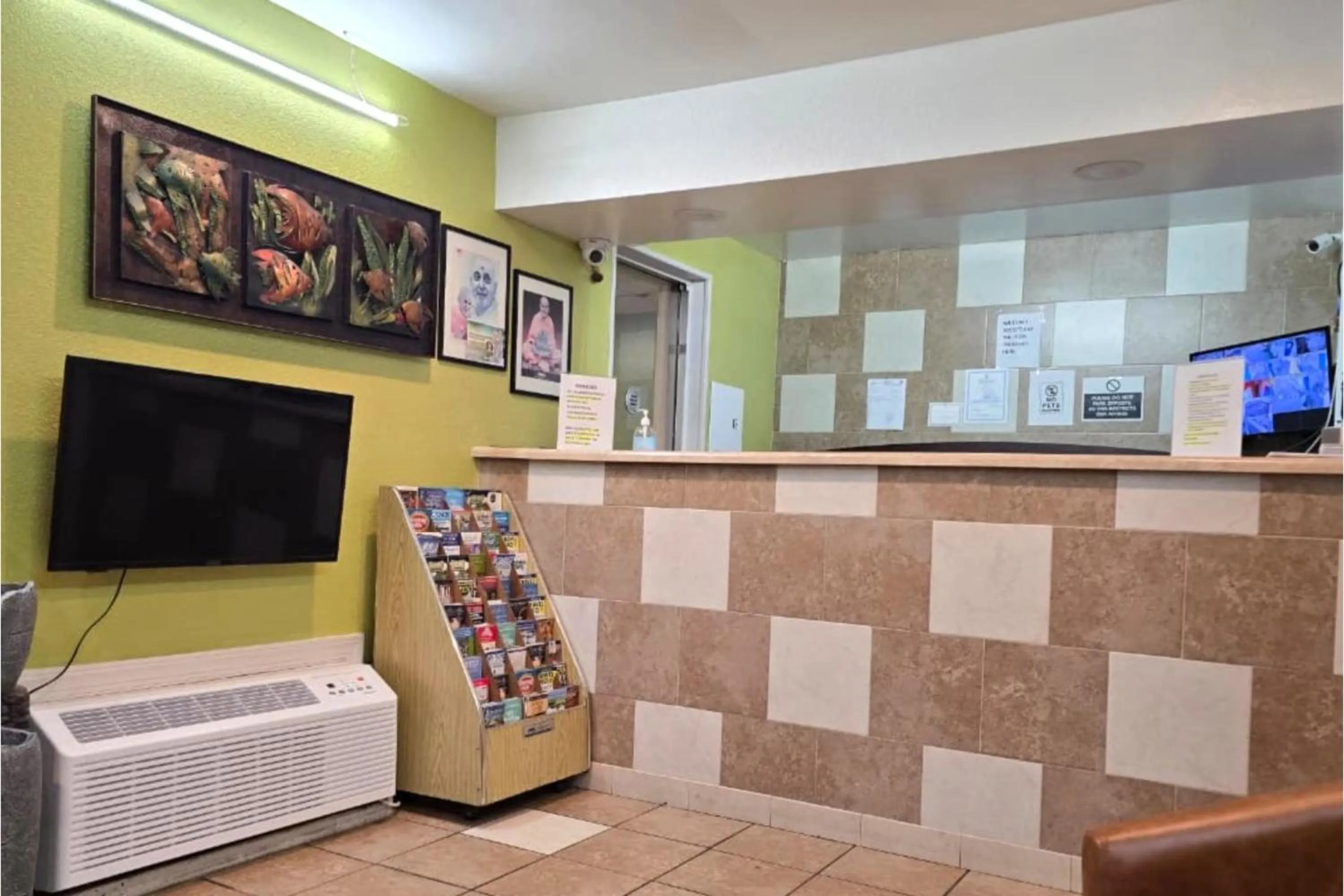 Lobby or reception in Capitol Inn by Belvilla Richmond Airport VA