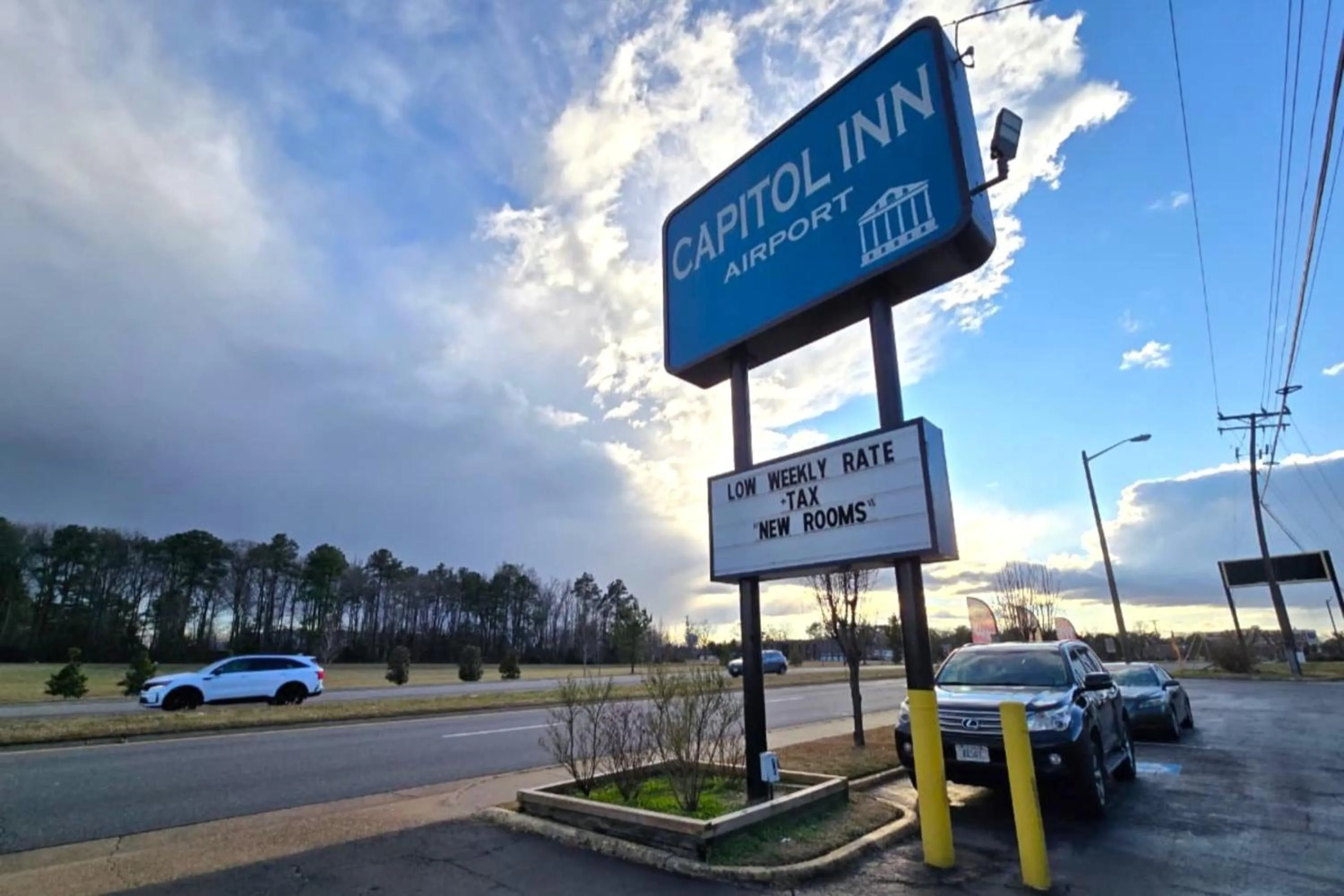 Facade/entrance in Capitol Inn by Belvilla Richmond Airport VA