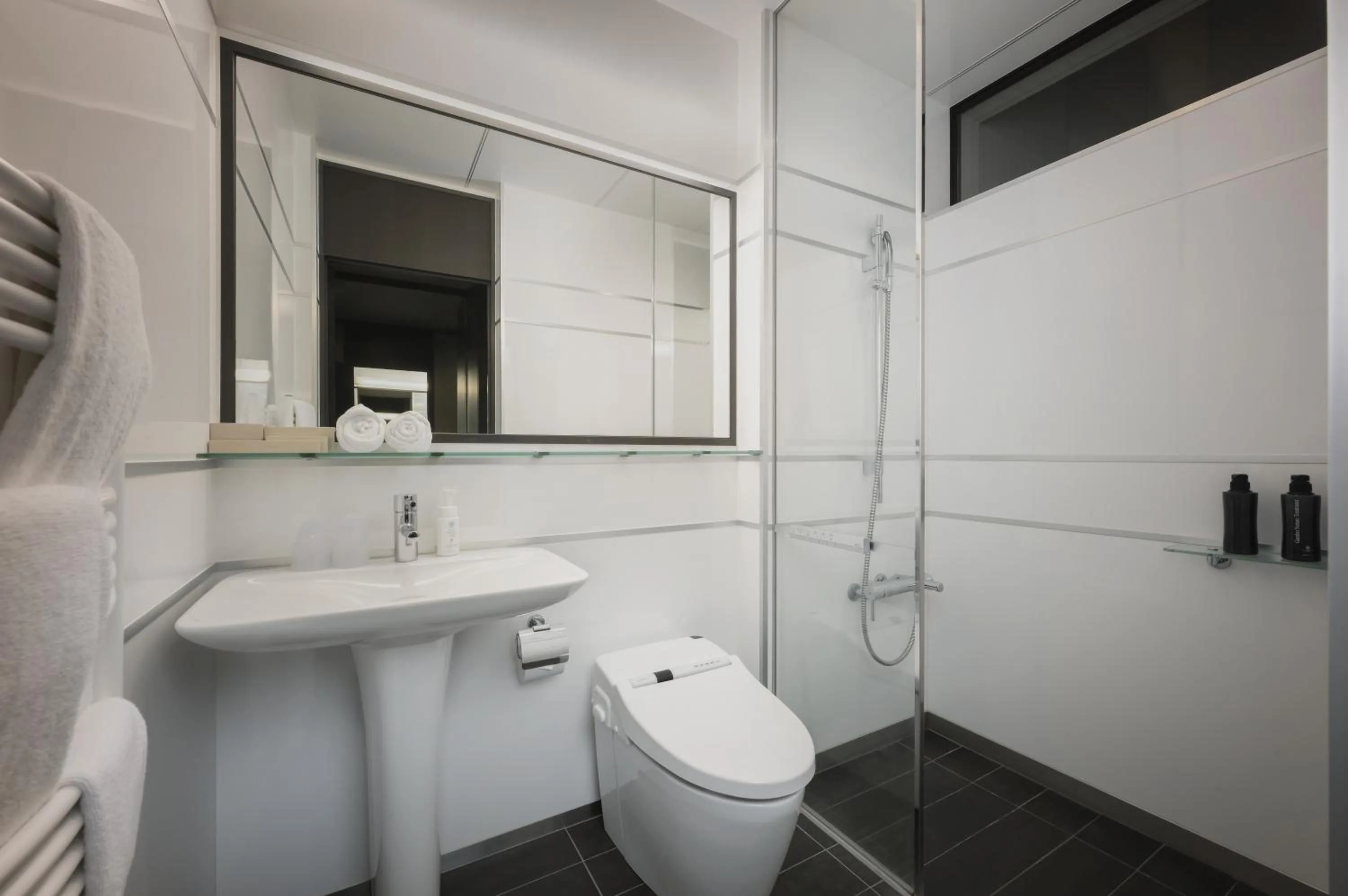 Hinode Hills Niseko Village