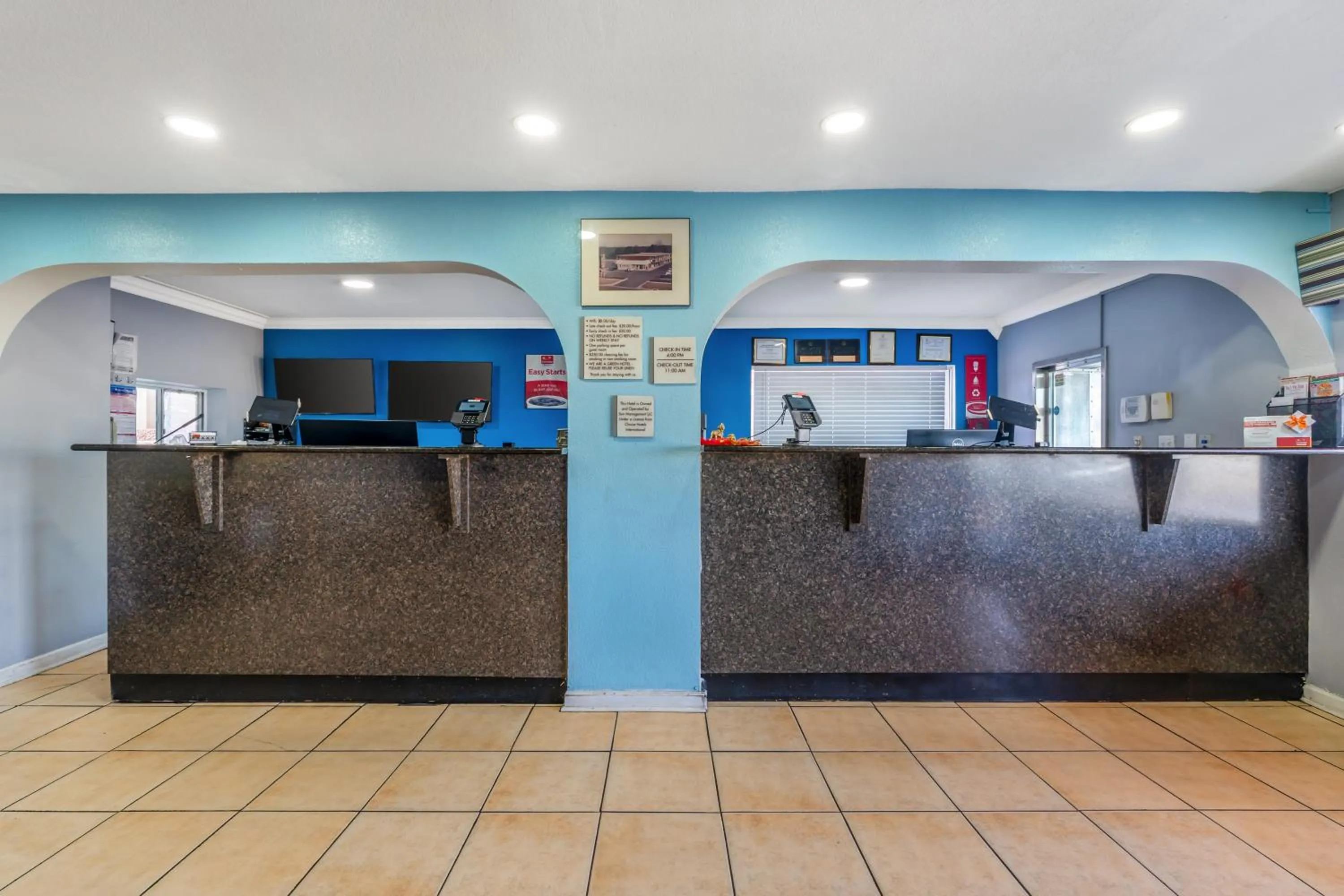 Lobby or reception in Econo Lodge Inn & Suites Virginia Beach - Norfolk