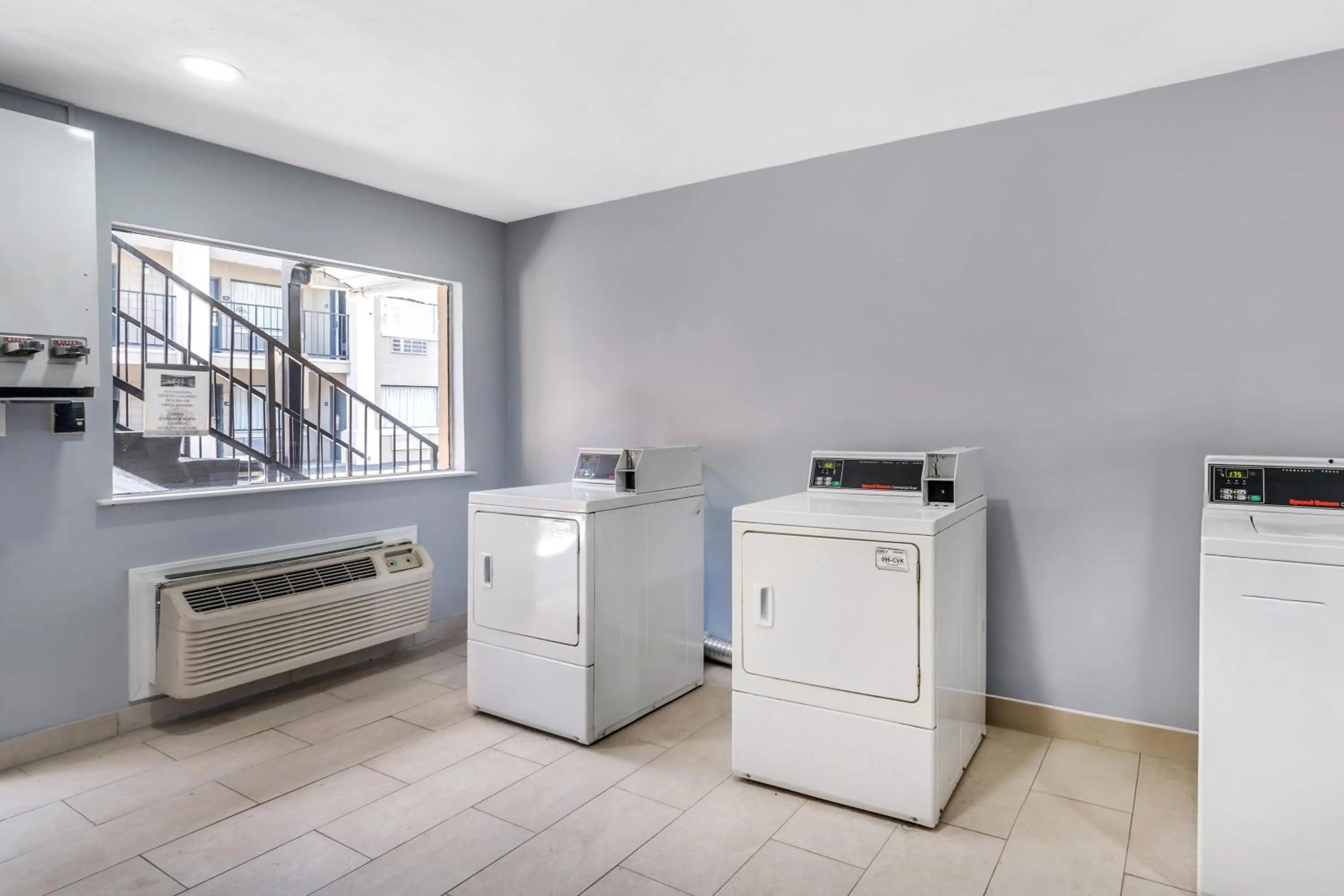 laundry in Econo Lodge Inn & Suites Virginia Beach - Norfolk