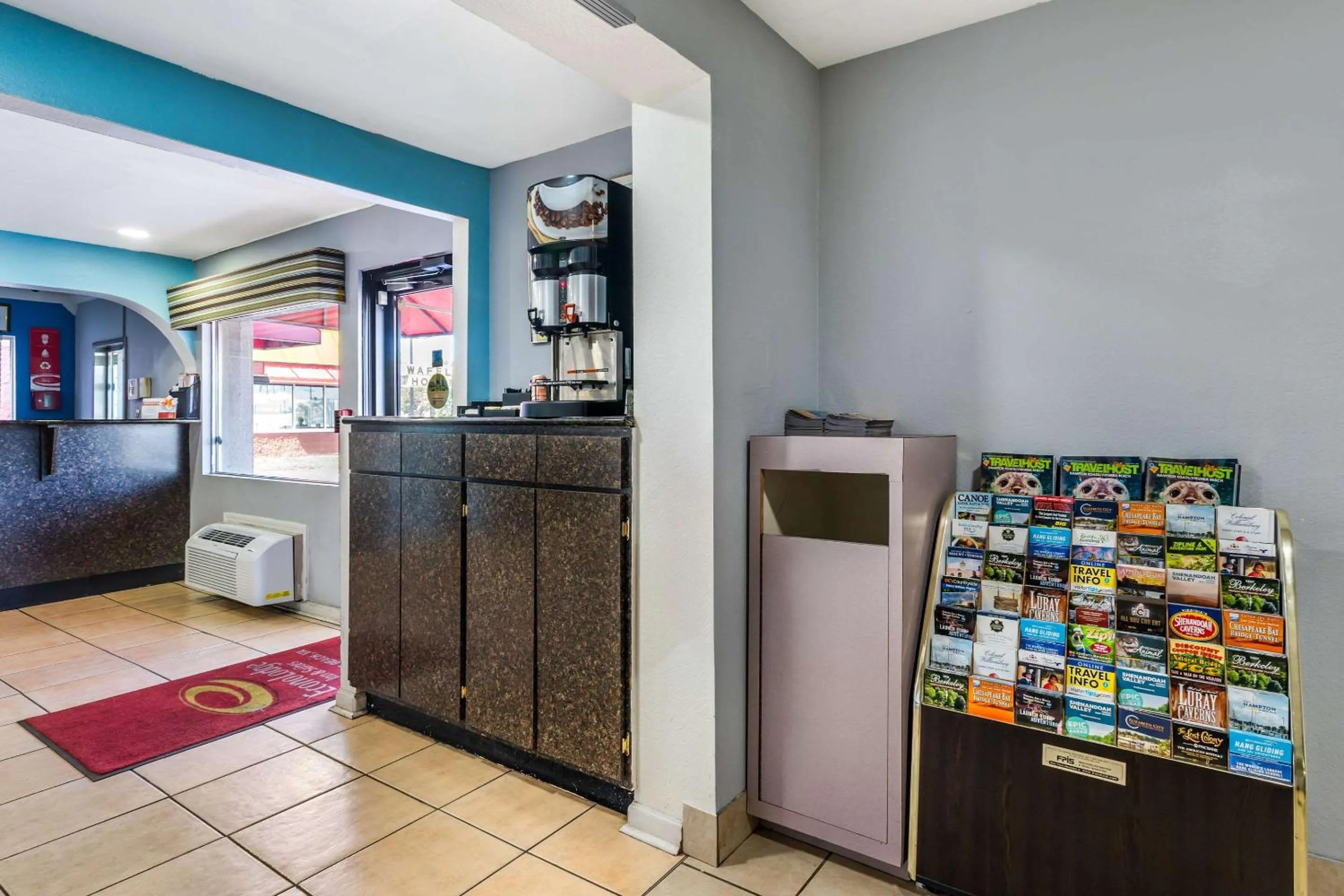 Lobby or reception in Econo Lodge Inn & Suites Virginia Beach - Norfolk