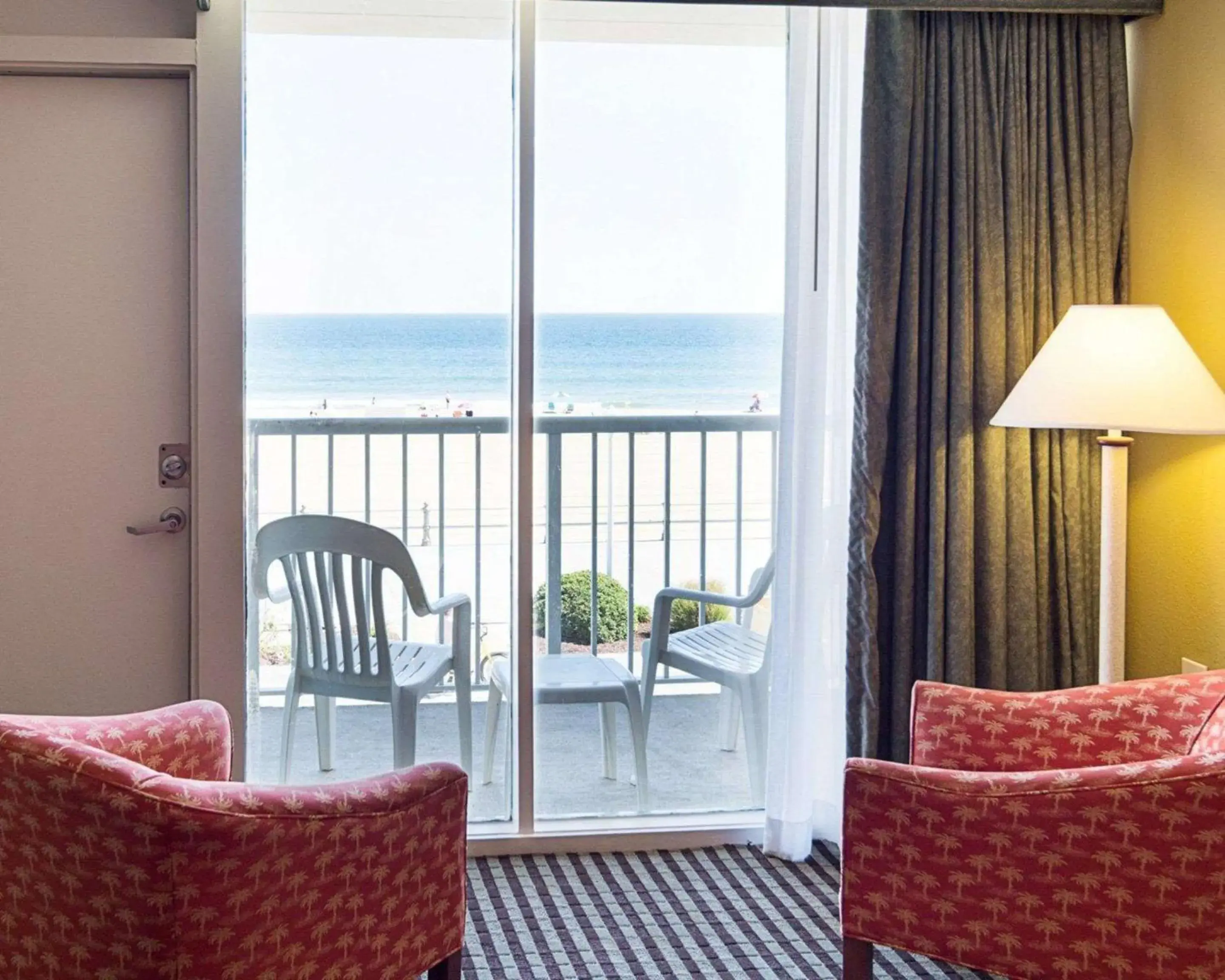 Photo of the whole room, Sea View in Ocean27 Hotel