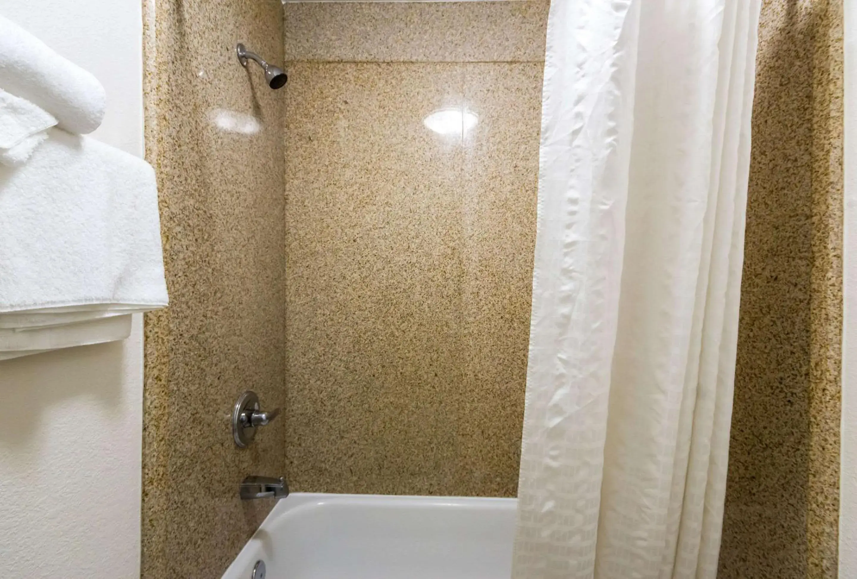 Double Room with Two Double Beds - Smoking in Econo Lodge Little Creek Double Room with Two Double Beds - Smoking in Econo Lodge Little Creek