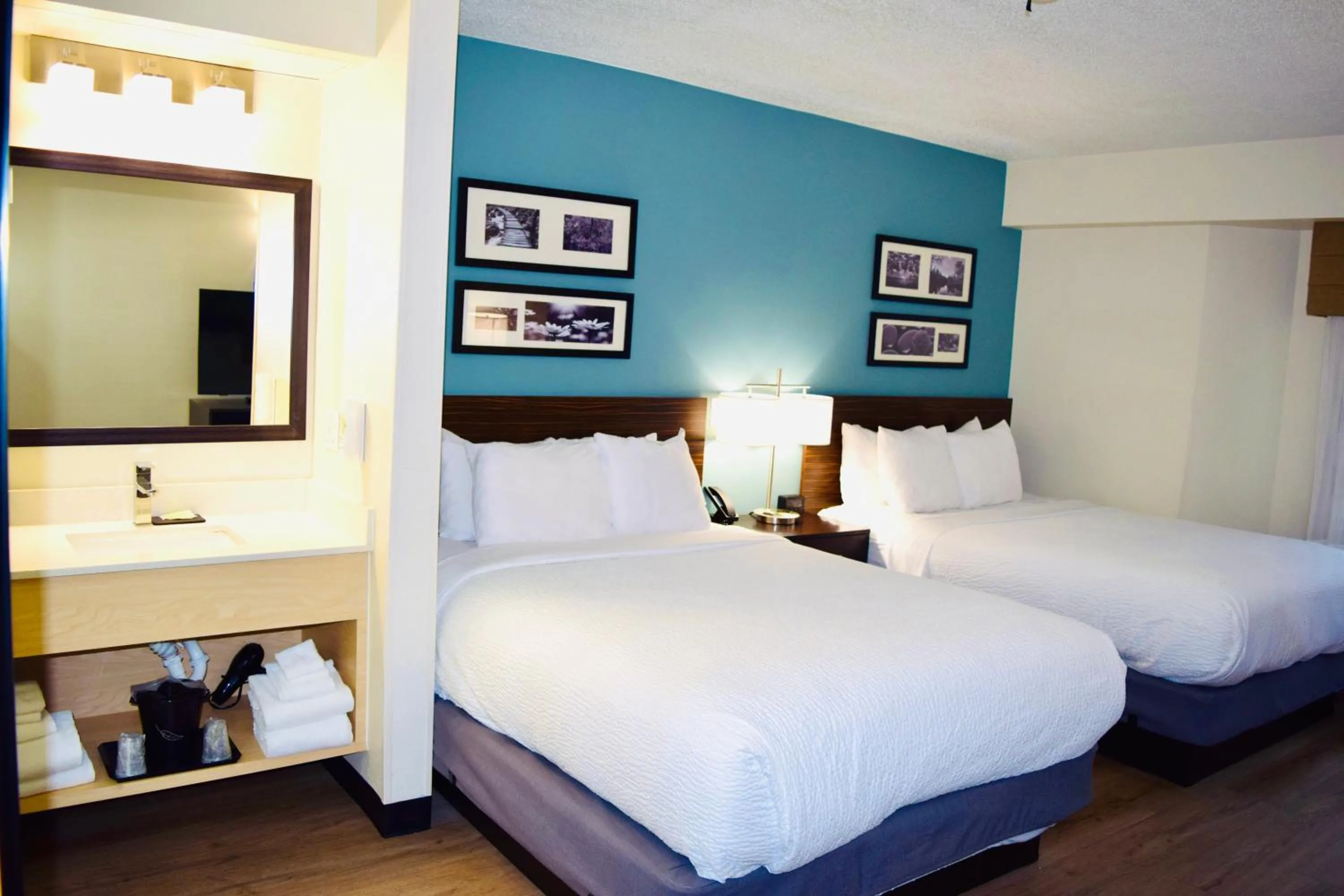 Bed in Sleep Inn Staunton