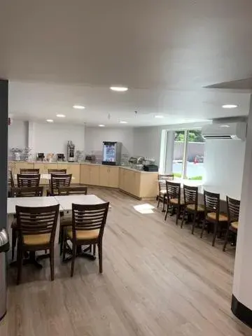 Breakfast in Sleep Inn Staunton Breakfast in Sleep Inn Staunton