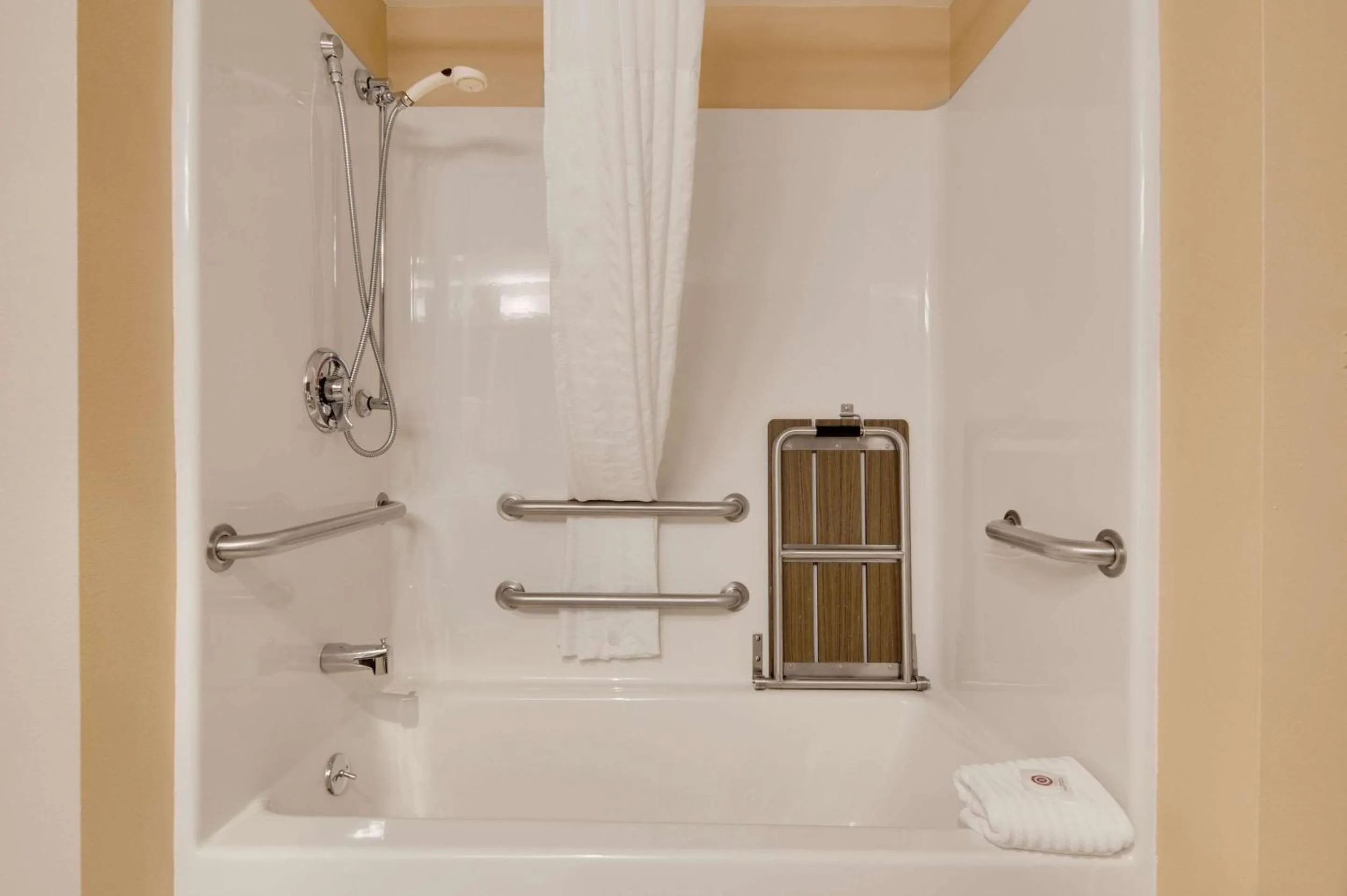 Bathroom in Comfort Inn Airport