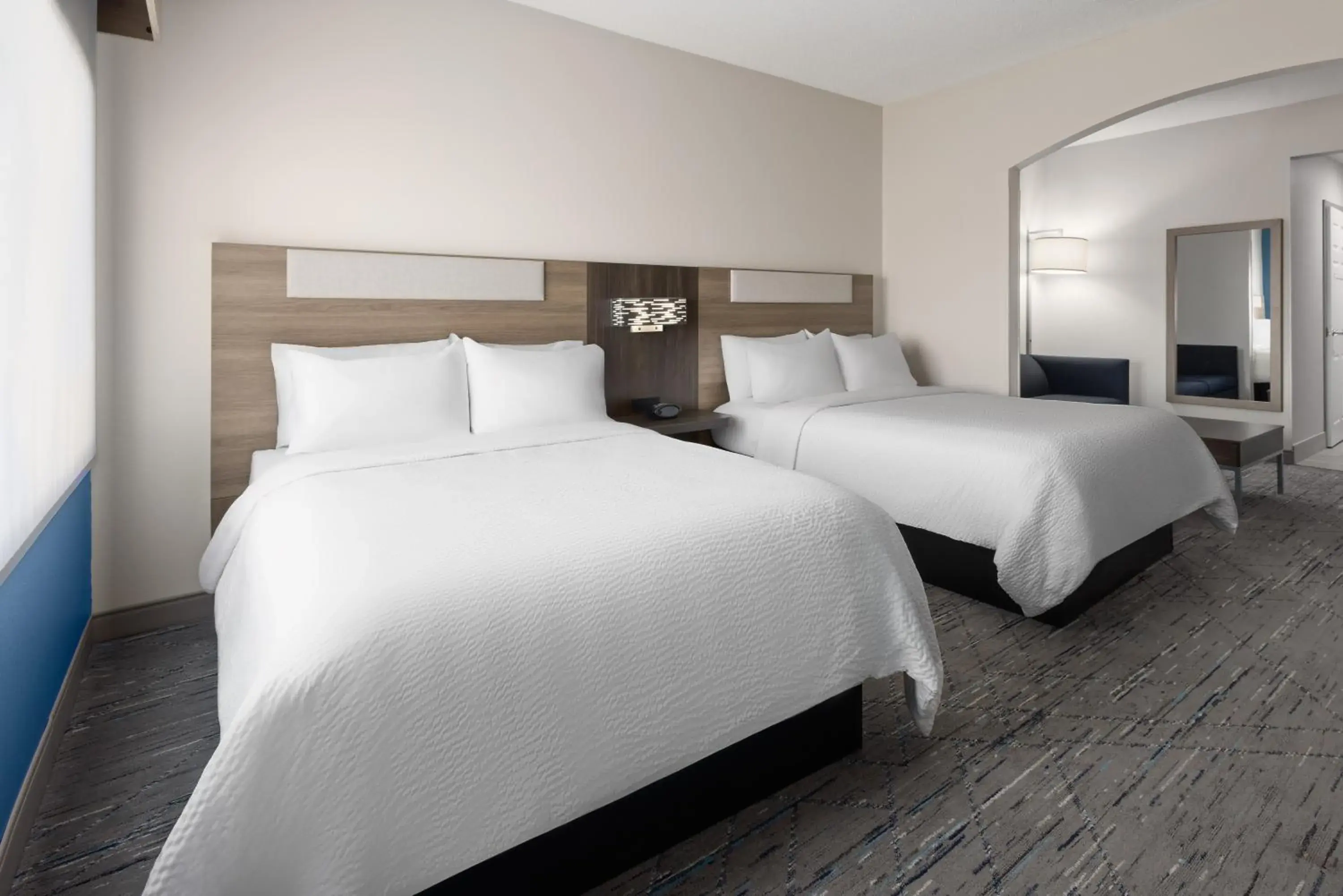 Bed in Holiday Inn Express & Suites Leesburg - Historic District by IHG Bed in Holiday Inn Express & Suites Leesburg - Historic District by IHG