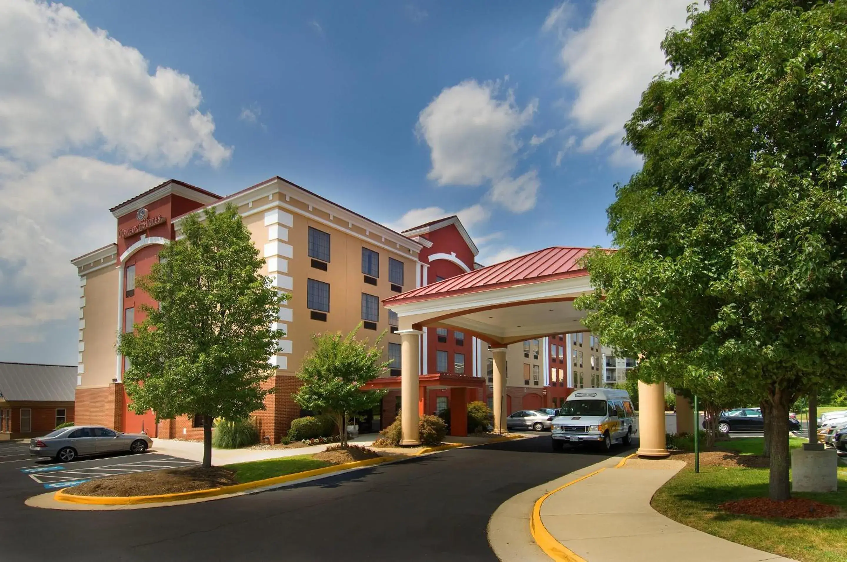 Property building in Comfort Suites Dulles Airport Property building in Comfort Suites Dulles Airport