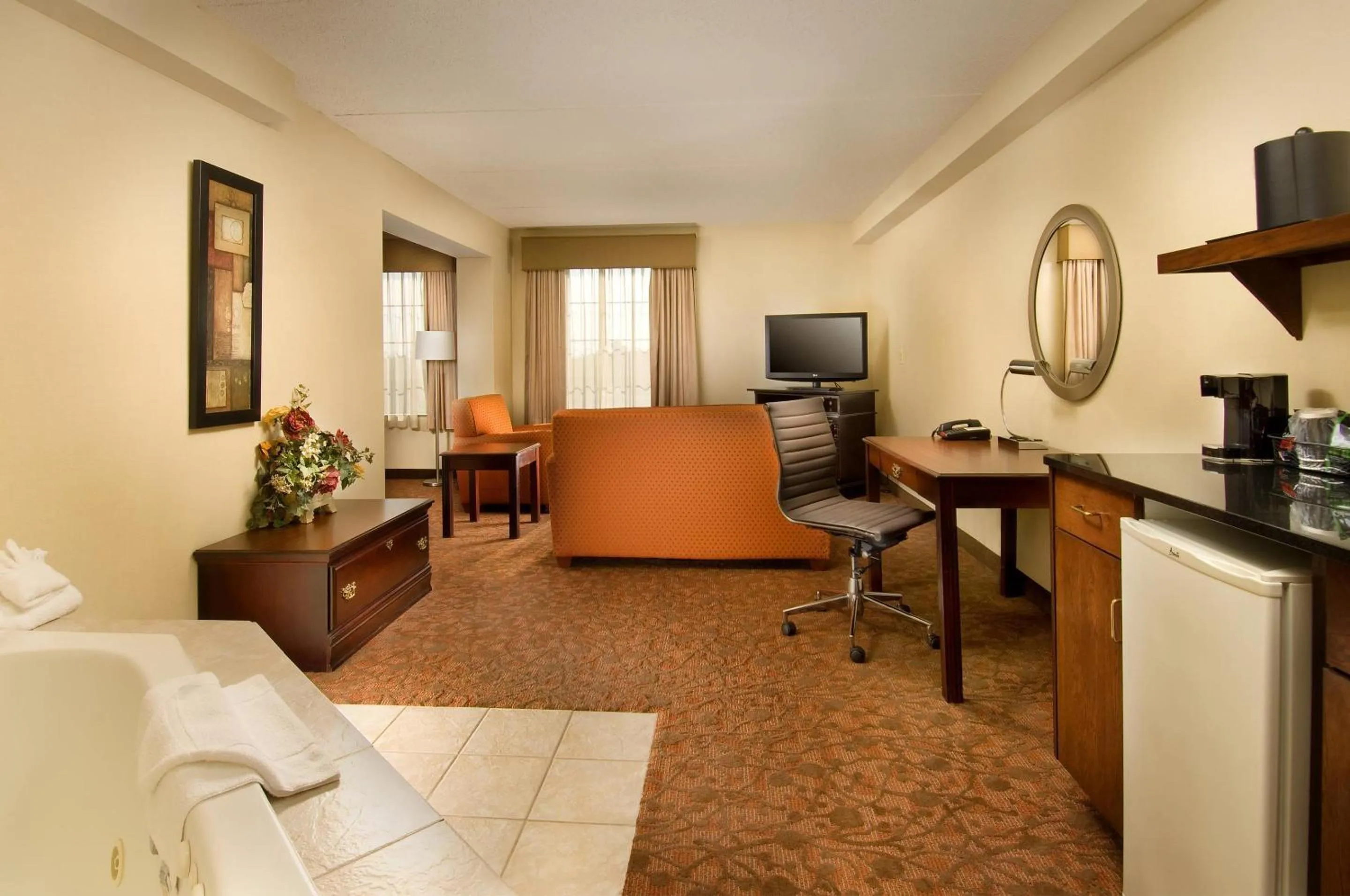 Bedroom, Bed in Comfort Suites Dulles Airport