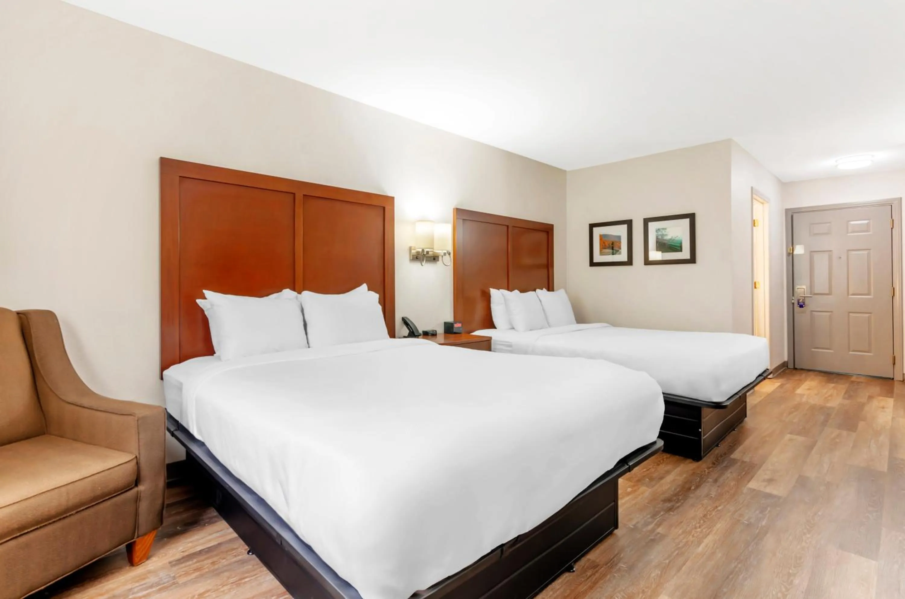 Bedroom, Bed in Comfort Inn Wytheville - Fort Chiswell