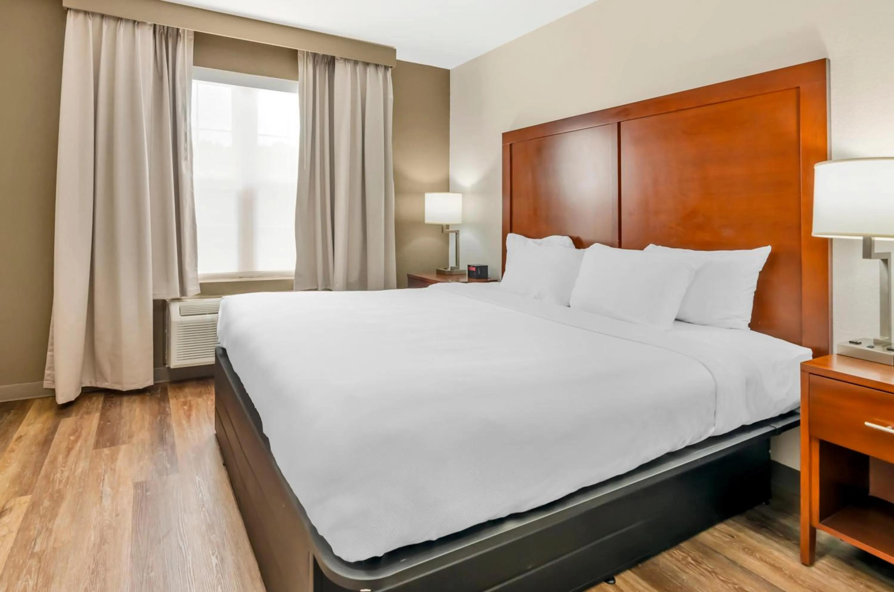 Bed in Comfort Inn Wytheville - Fort Chiswell