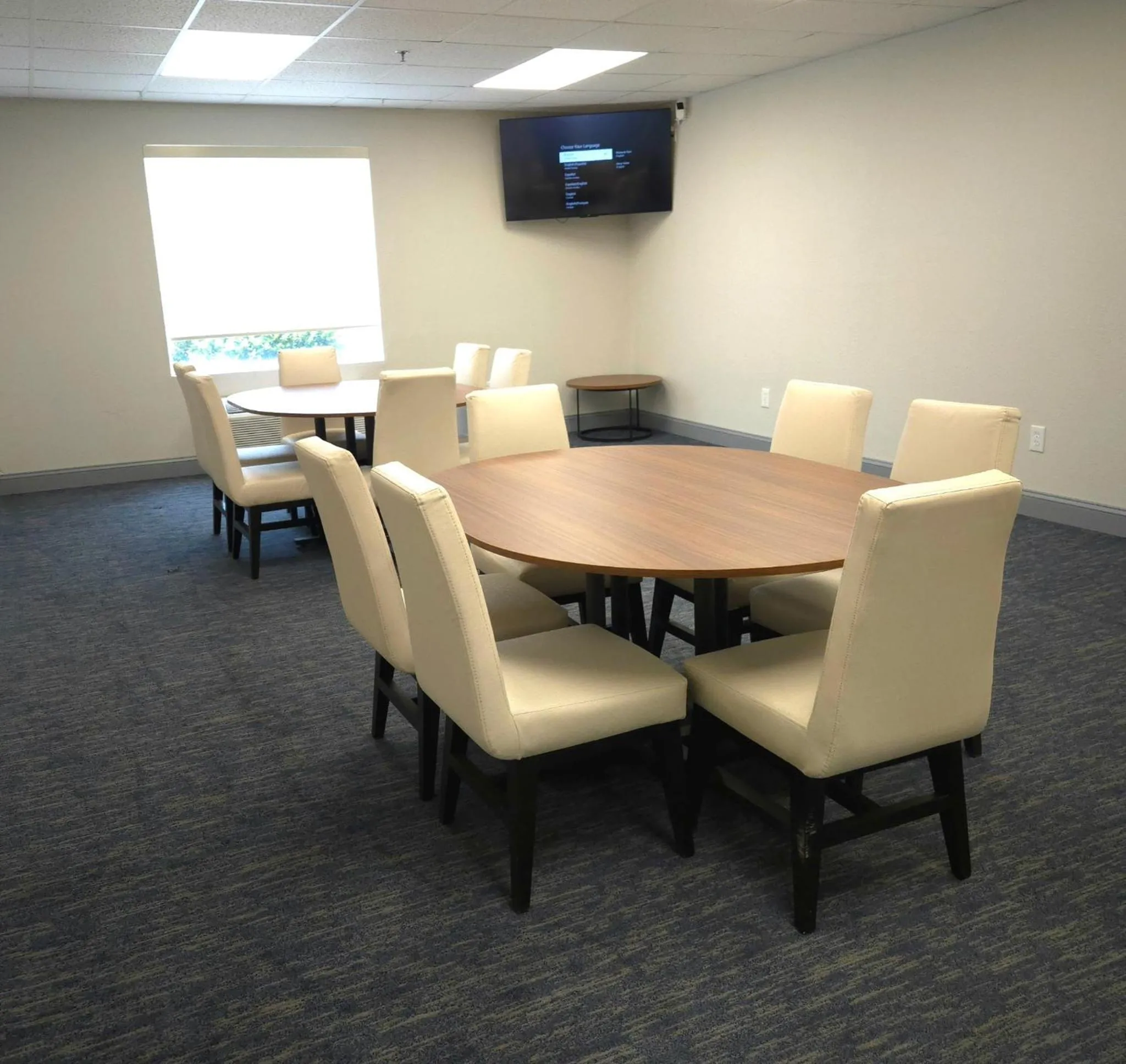 Meeting/conference room in Wingate by Wyndham I-81 Exit 101- Newly Renovated
