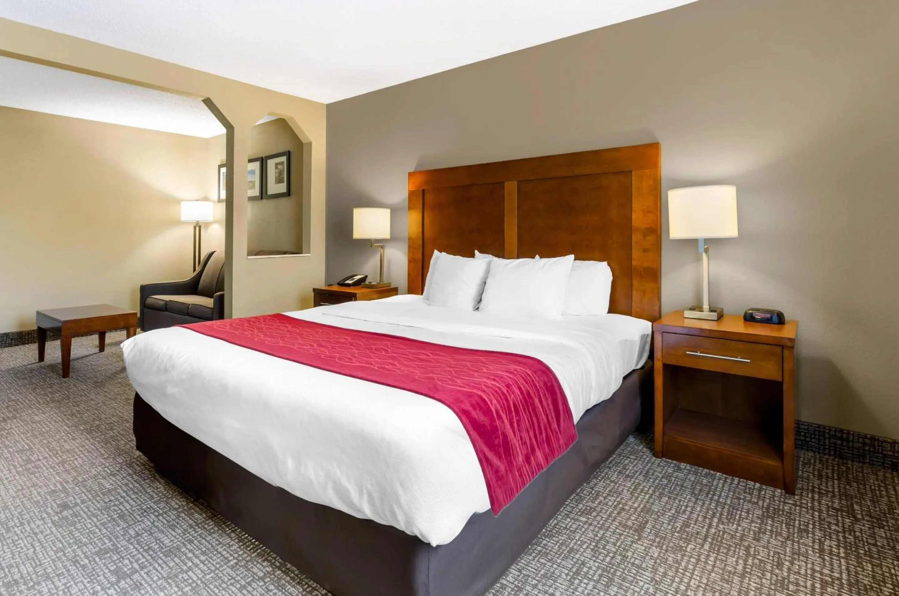 Bedroom, Bed in Comfort Inn & Suites Christiansburg I-81