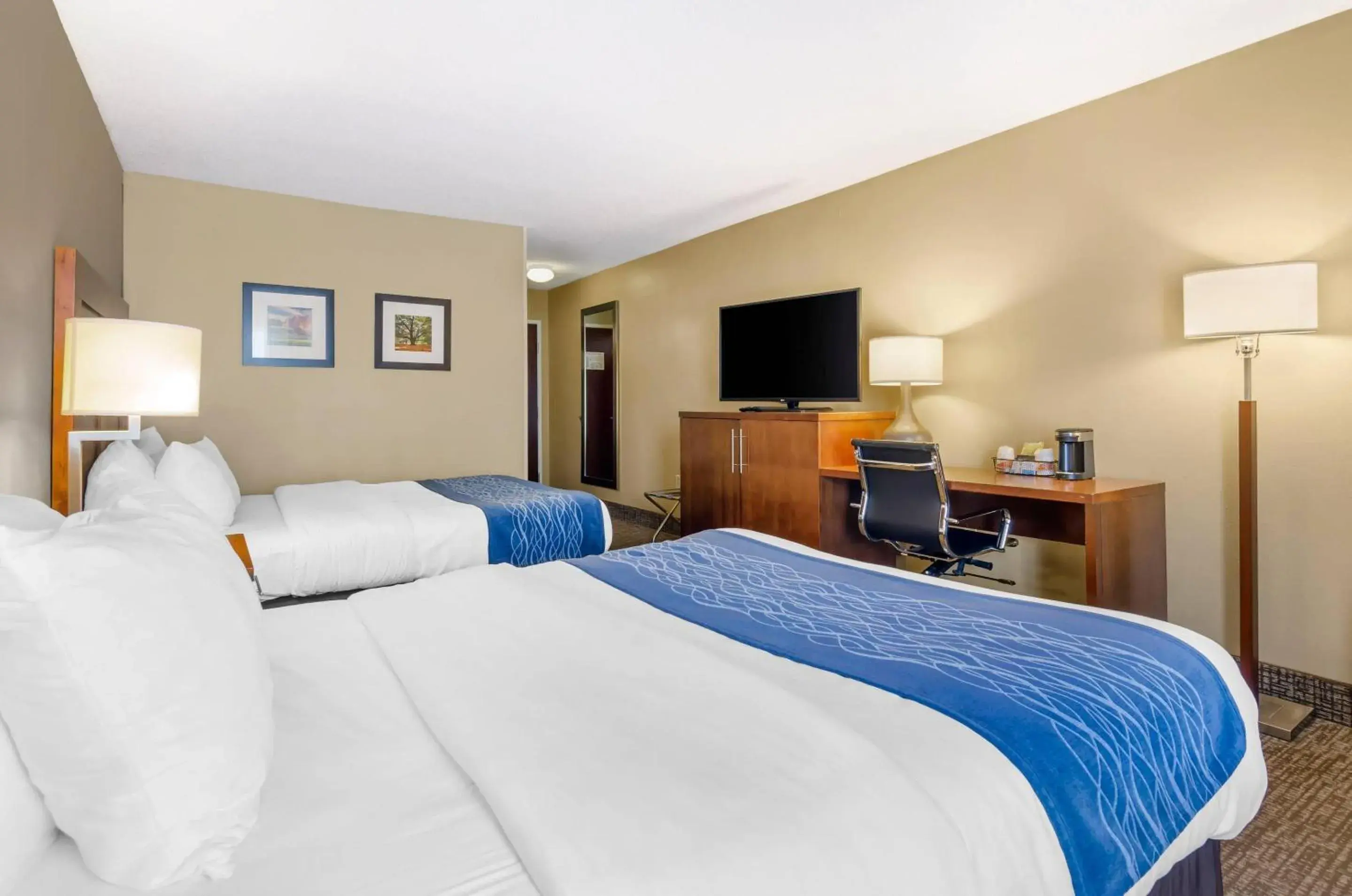 Queen Room with Two Queen Beds - Non-Smoking in Comfort Inn & Suites Christiansburg I-81 Queen Room with Two Queen Beds - Non-Smoking in Comfort Inn & Suites Christiansburg I-81