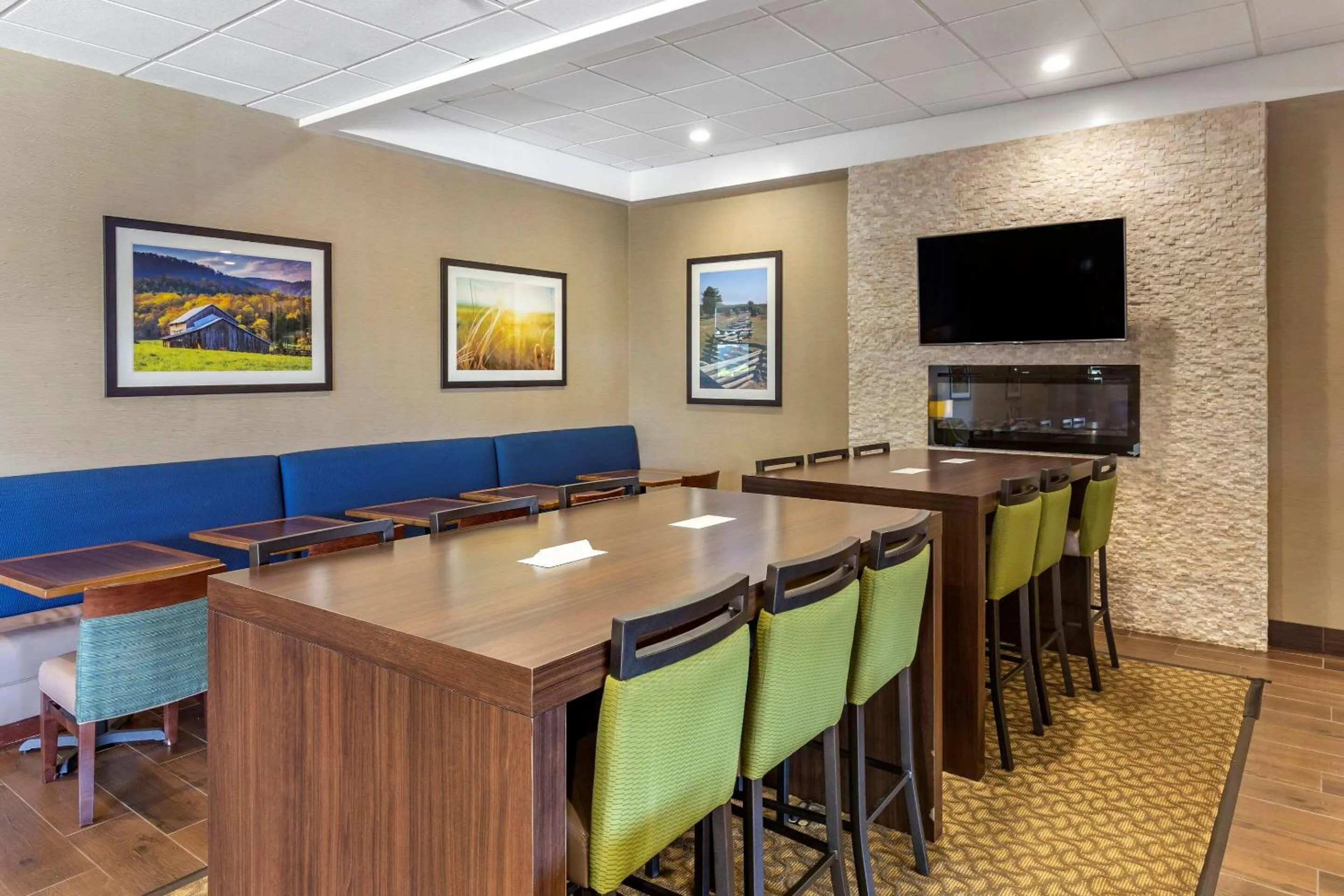 Restaurant/places to eat in Comfort Inn & Suites near Danville Mall