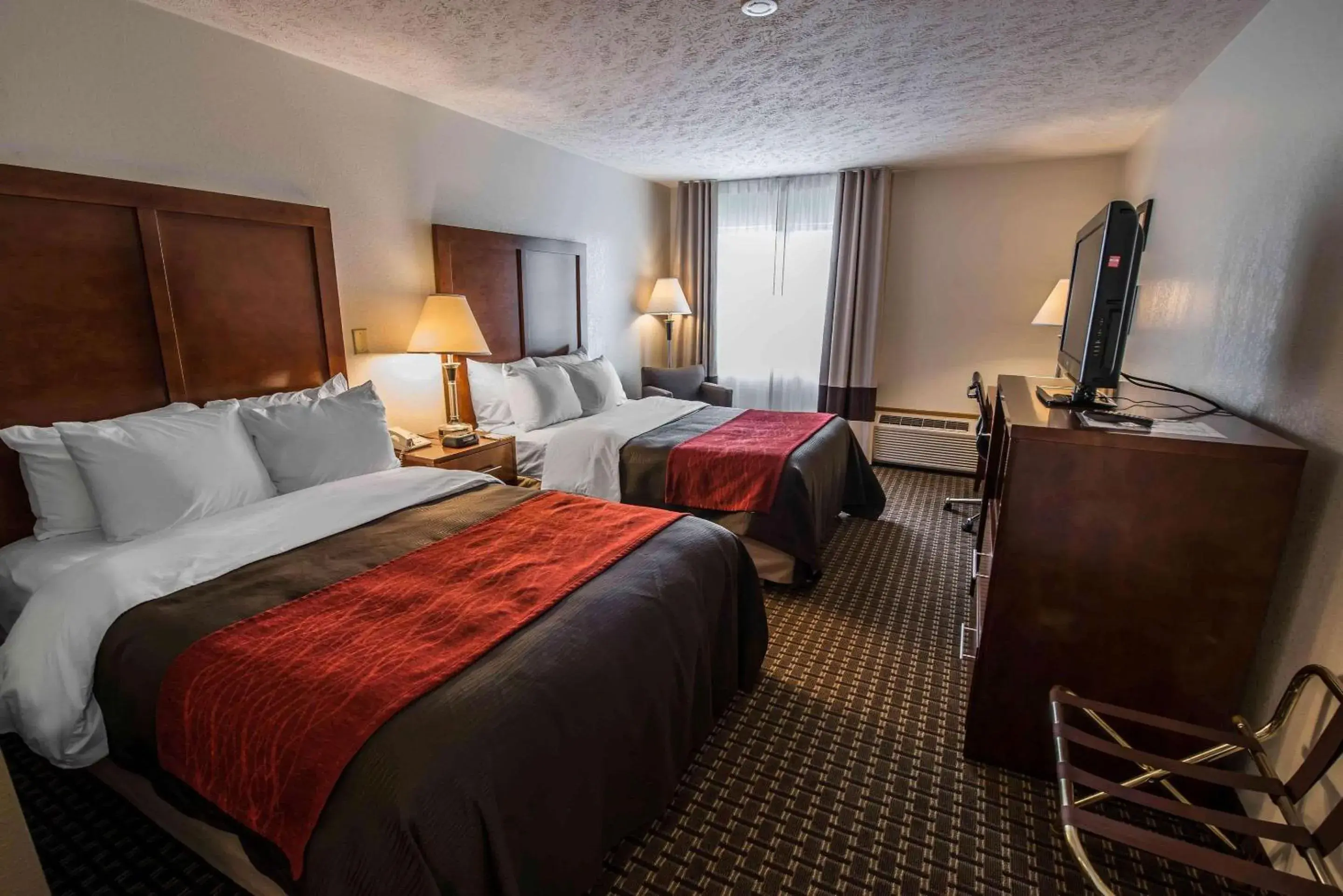 Photo of the whole room, Bed in Comfort Inn Atkins-Marion I-81 Photo of the whole room, Bed in Comfort Inn Atkins-Marion I-81