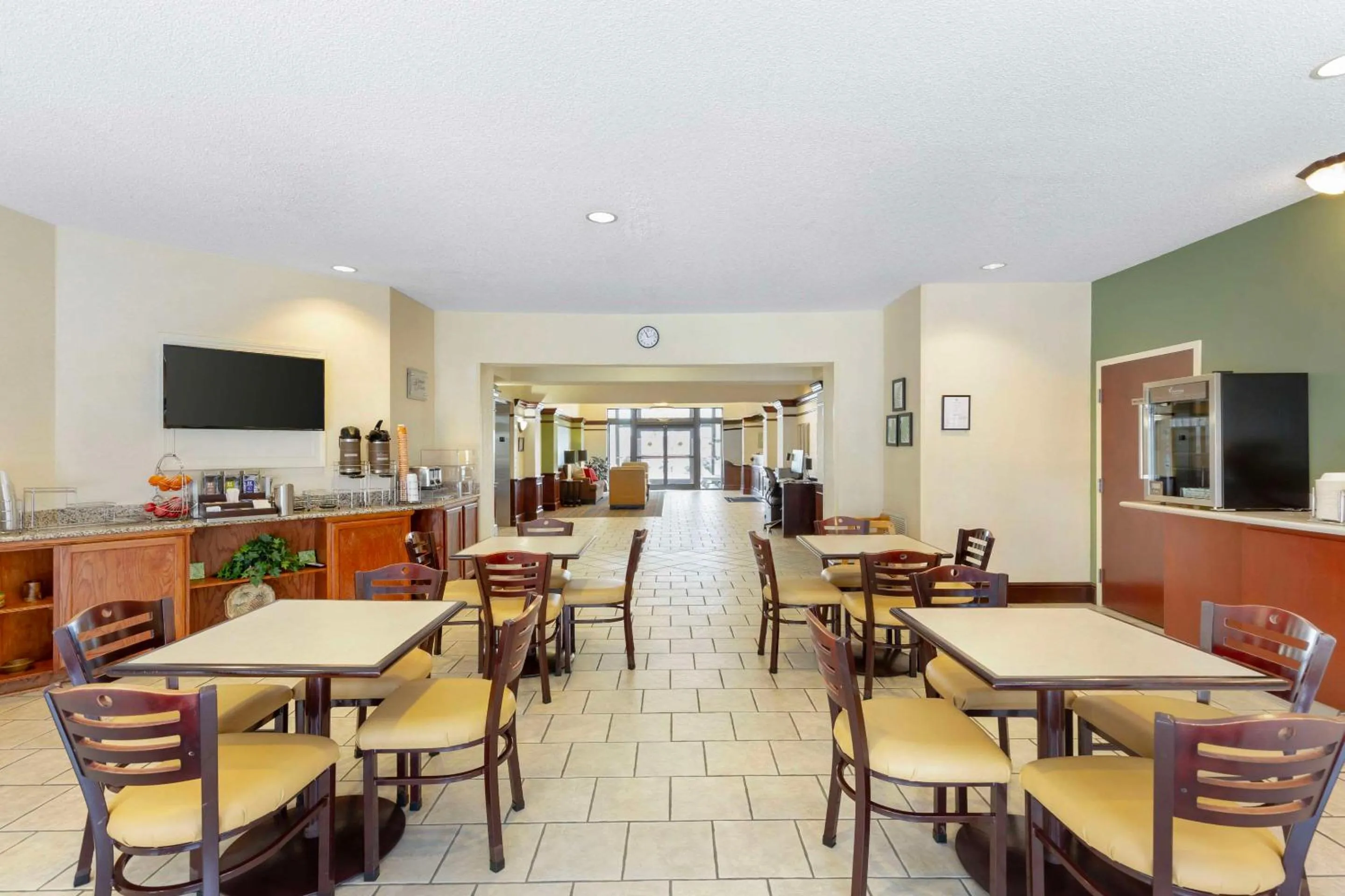 Breakfast in Sleep Inn & Suites Danville Hwy 58