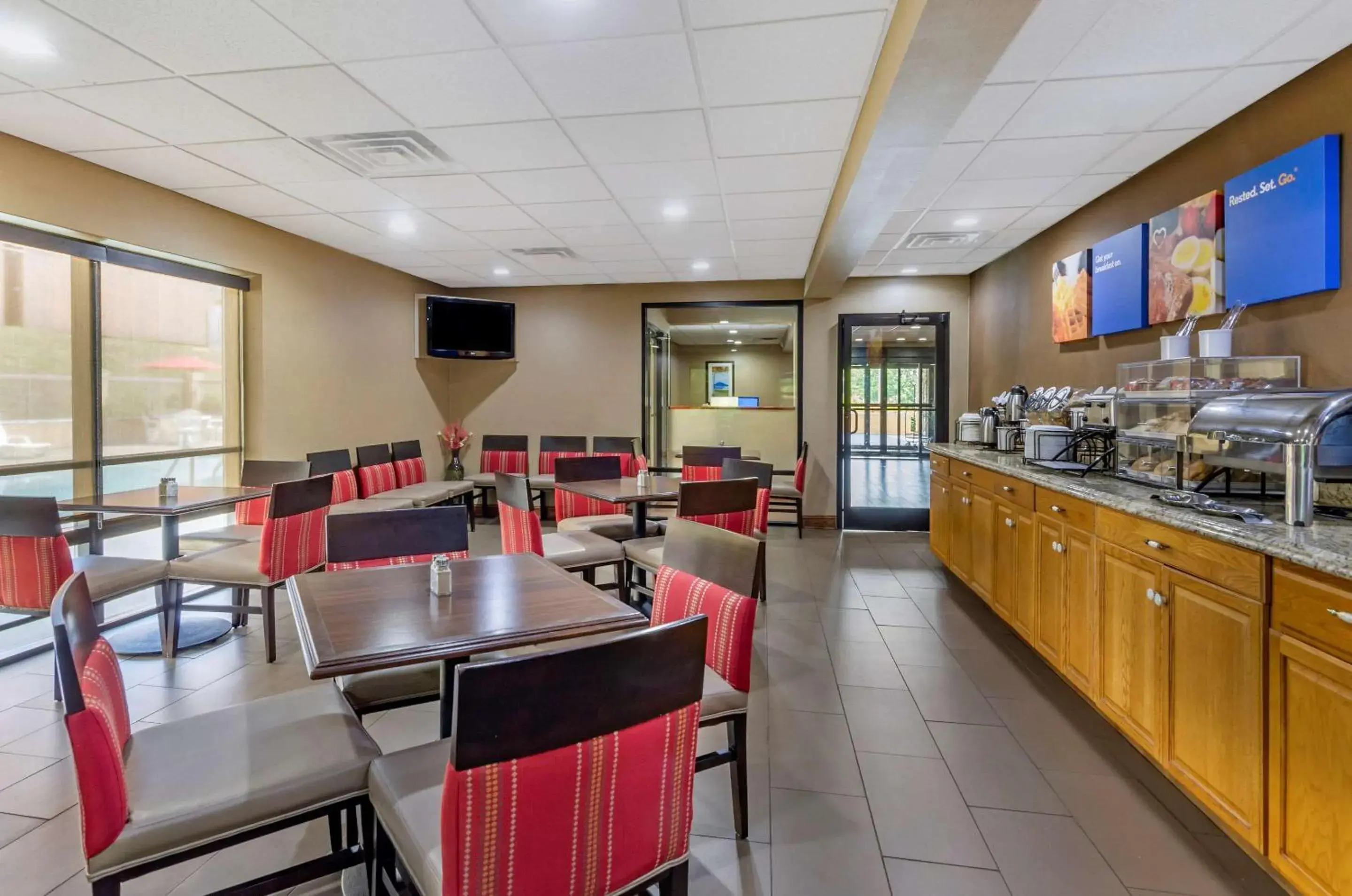 Restaurant/places to eat in Comfort Inn Waynesboro Restaurant/places to eat in Comfort Inn Waynesboro