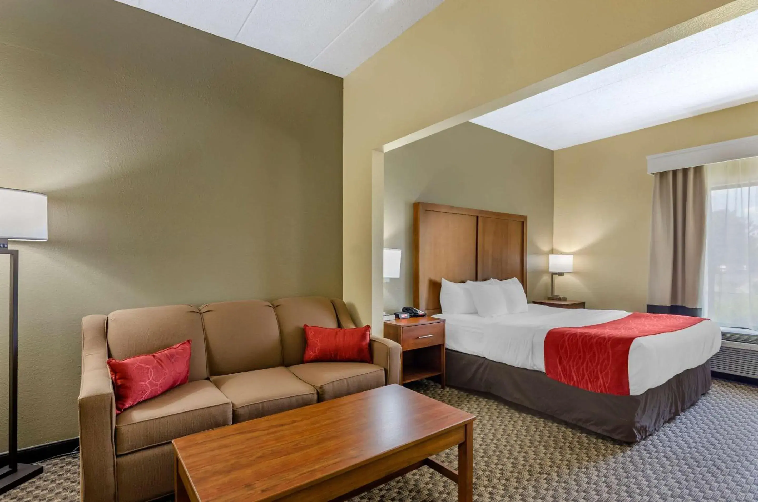 King Room - Non-Smoking in Comfort Inn King Room - Non-Smoking in Comfort Inn