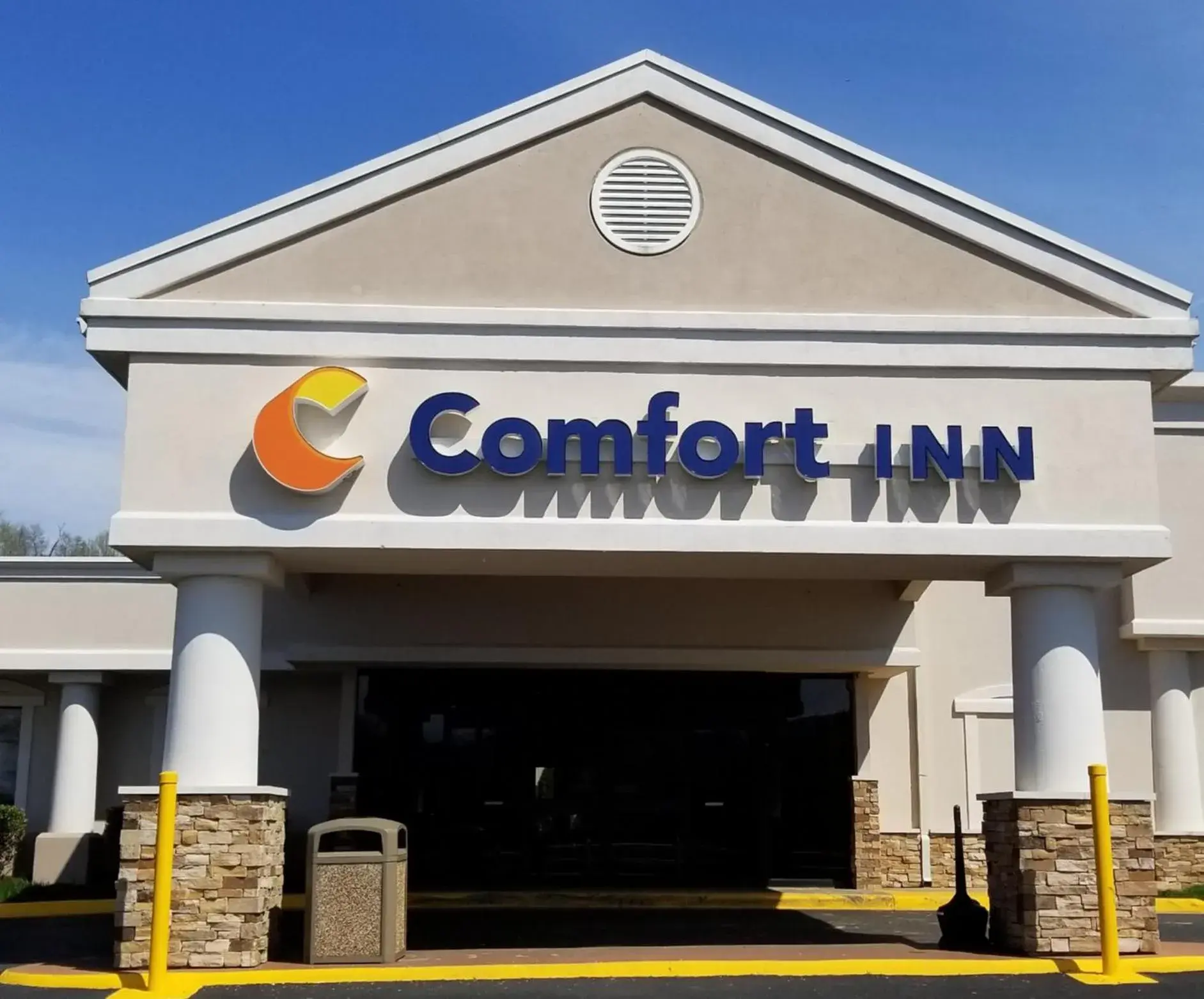 Property building in Comfort Inn Monticello