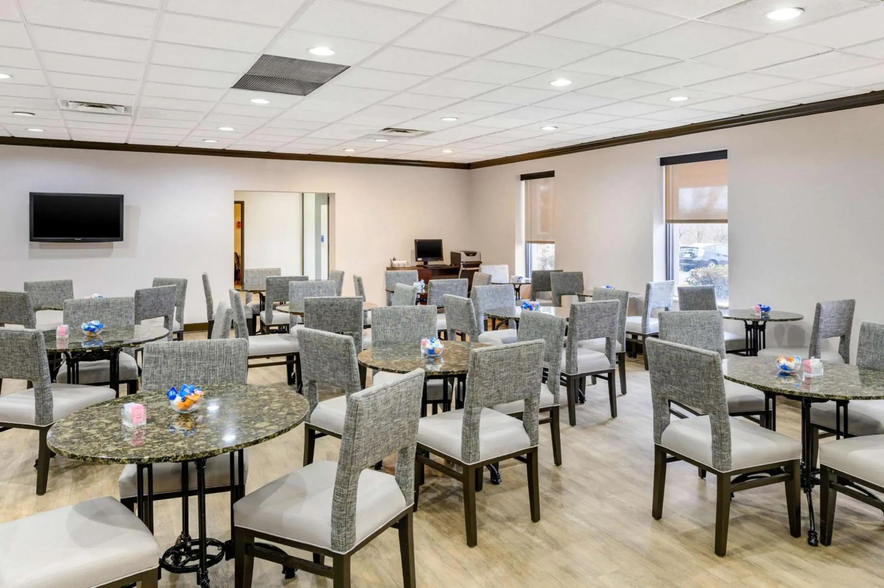 Restaurant/Places to Eat in Comfort Inn Monticello