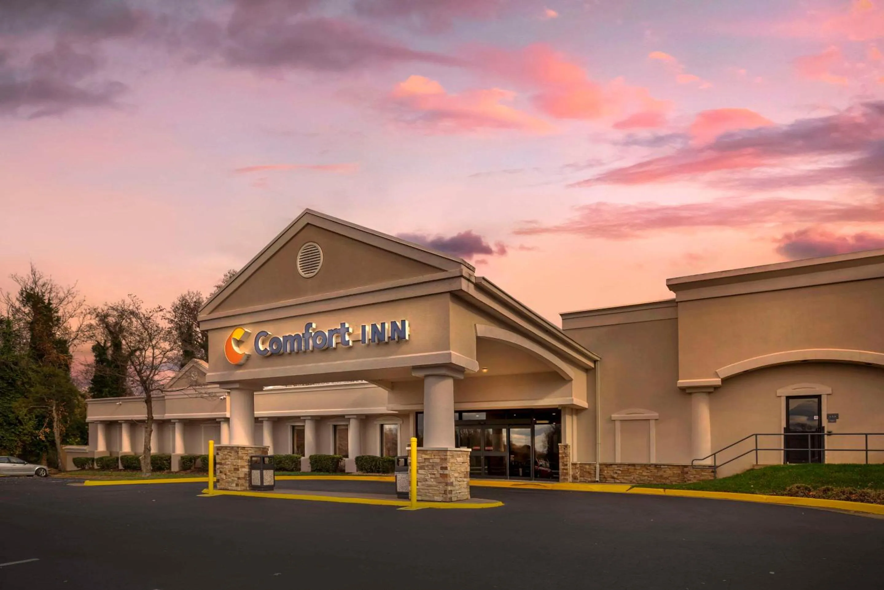 Property building in Comfort Inn Monticello