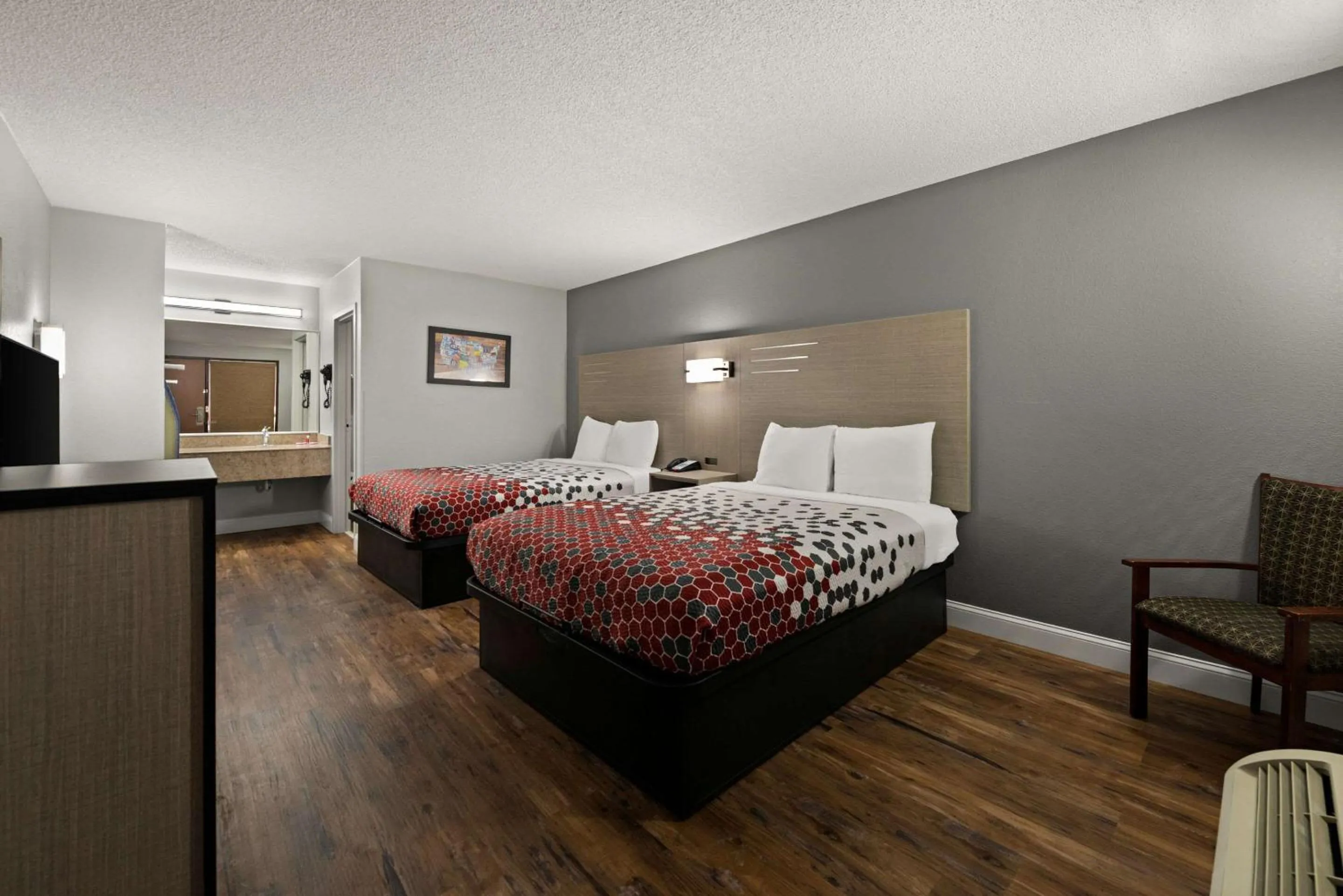 Bedroom in Econo Lodge