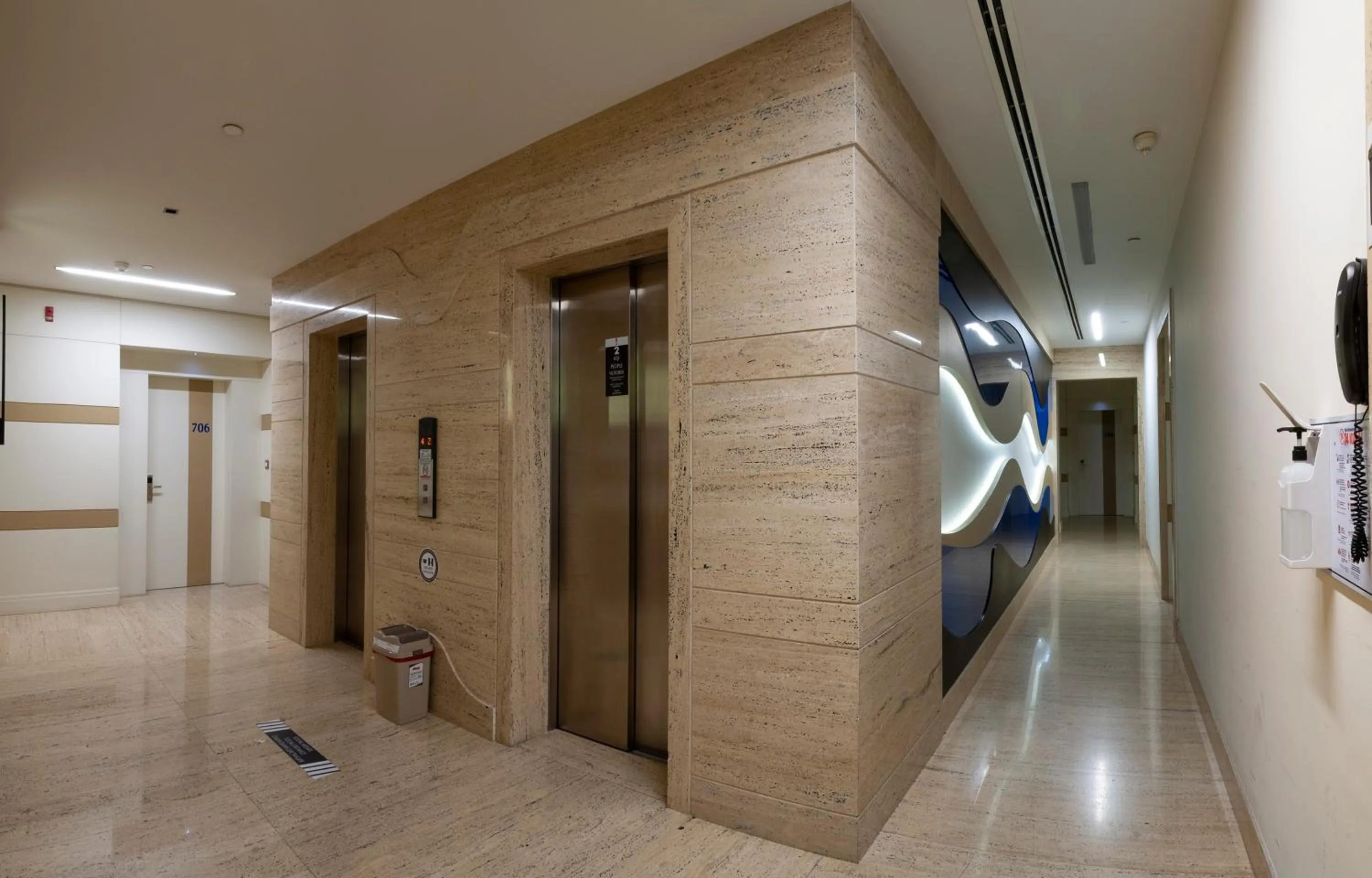 elevator in Armoni Residence & Hotel