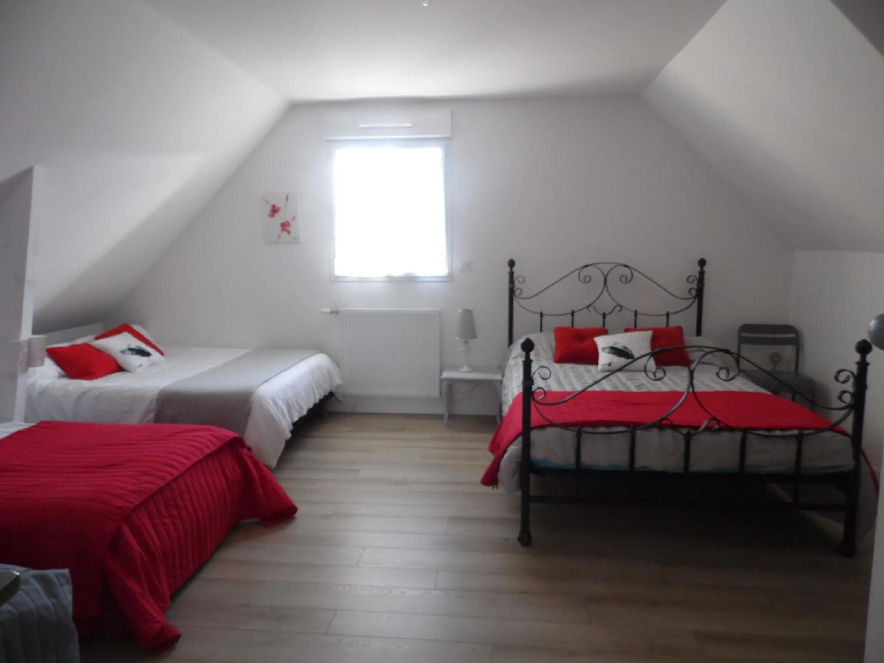 Photo of the whole room in AU PARFUM DES LAVANDES